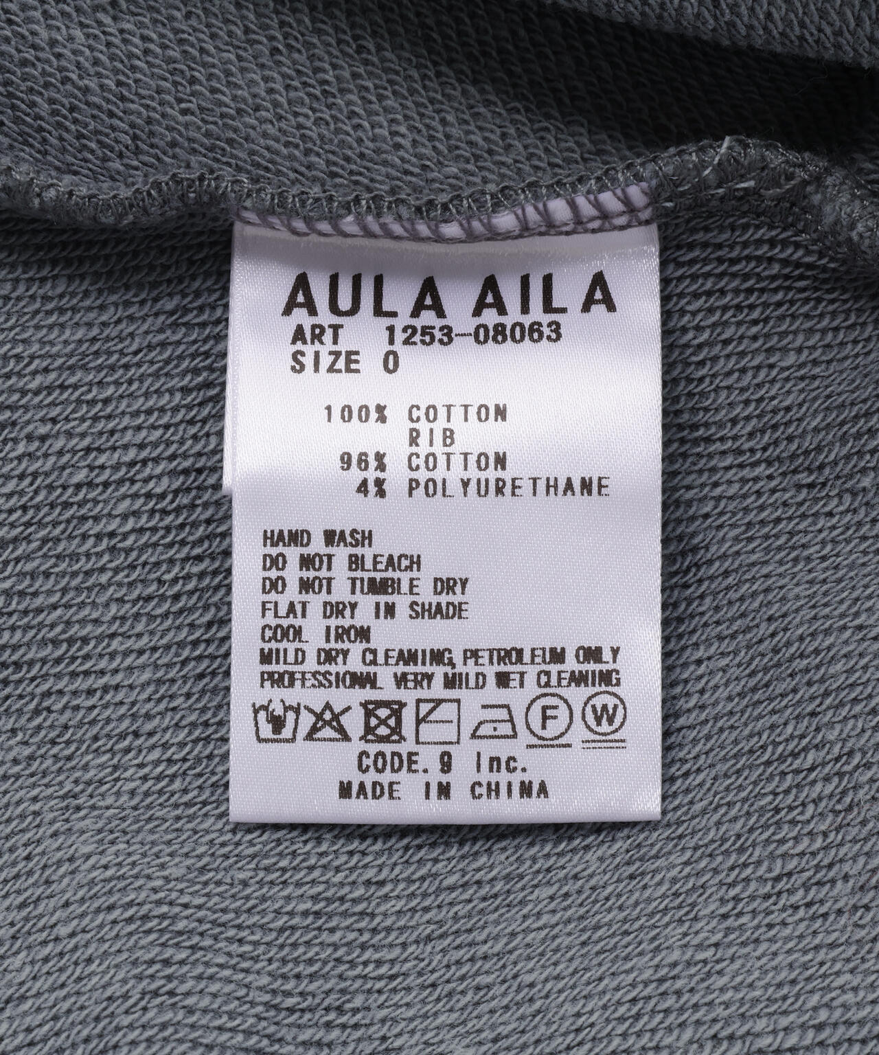 AVIREXxAULA AILA(アヴィレックスxアウラアイラ)アシンメトリーキリカエプルオーバー