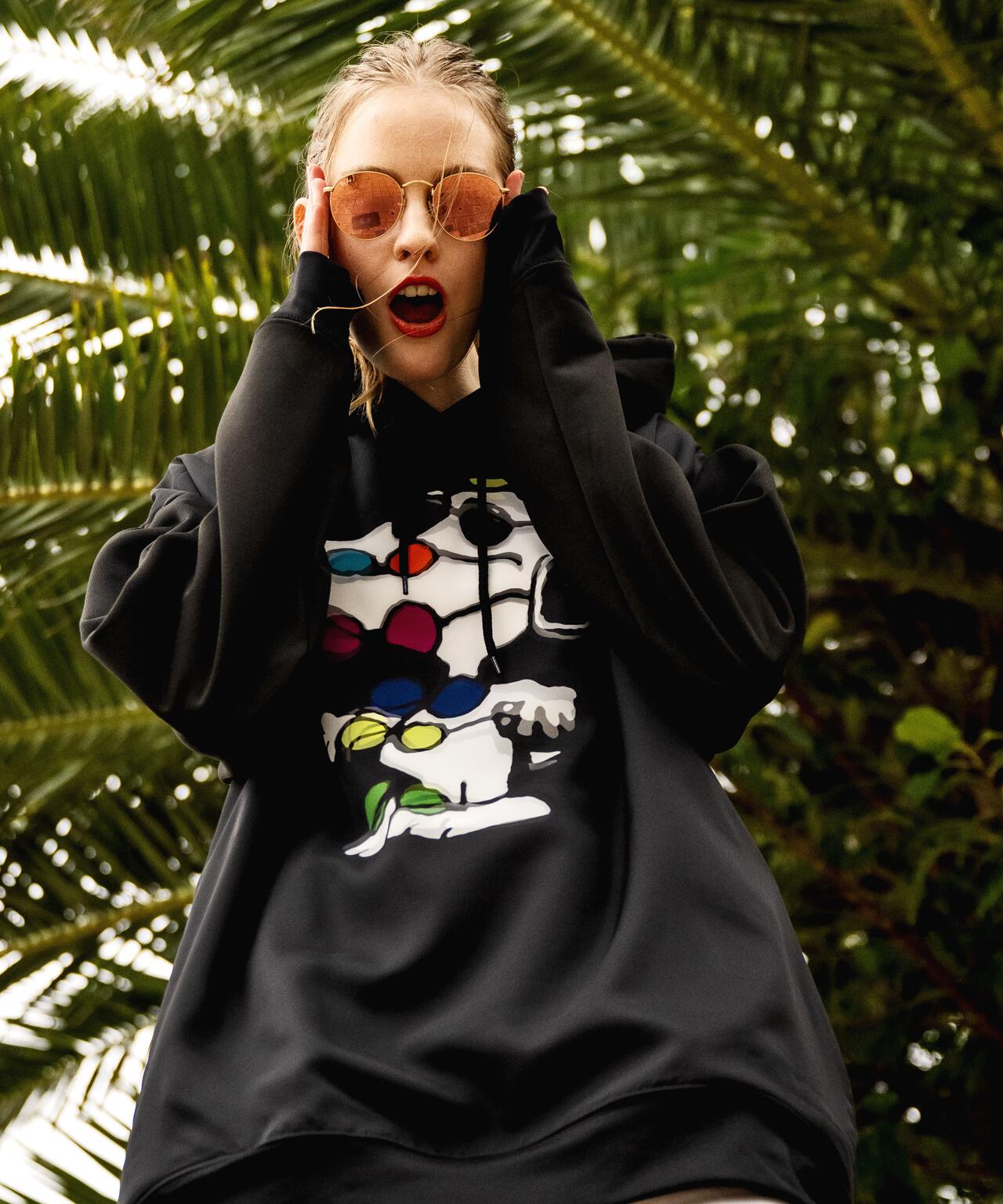 maxsix(マックスシックス)SUNGLASS SNOOPY PARKA 3D パーカー