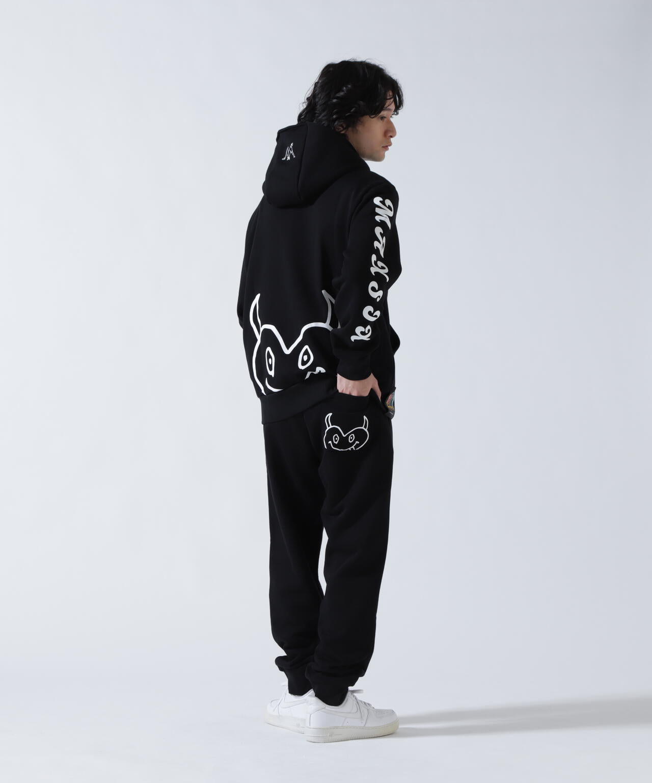 maxsix(マックスシックス)ONI HEART ZIP PARKA