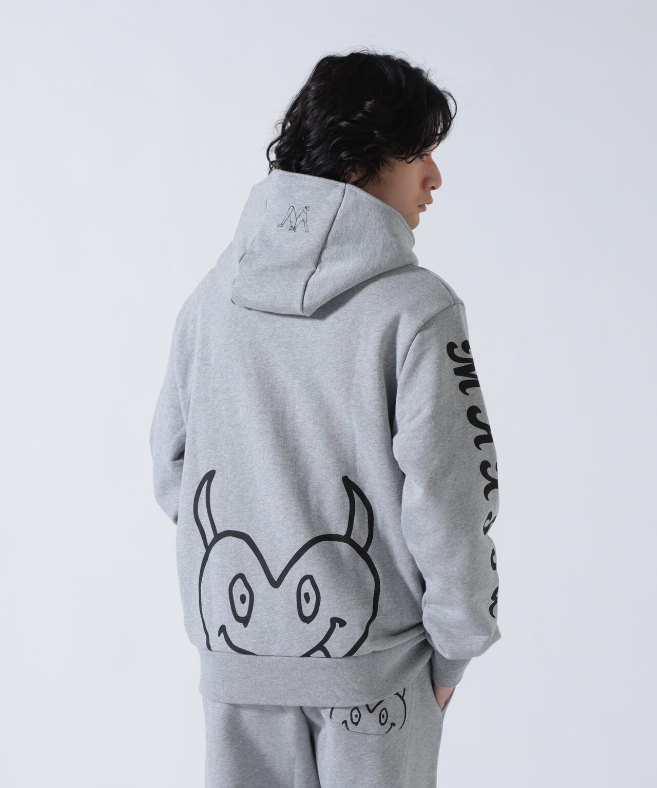 maxsix(マックスシックス)ONI HEART ZIP PARKA