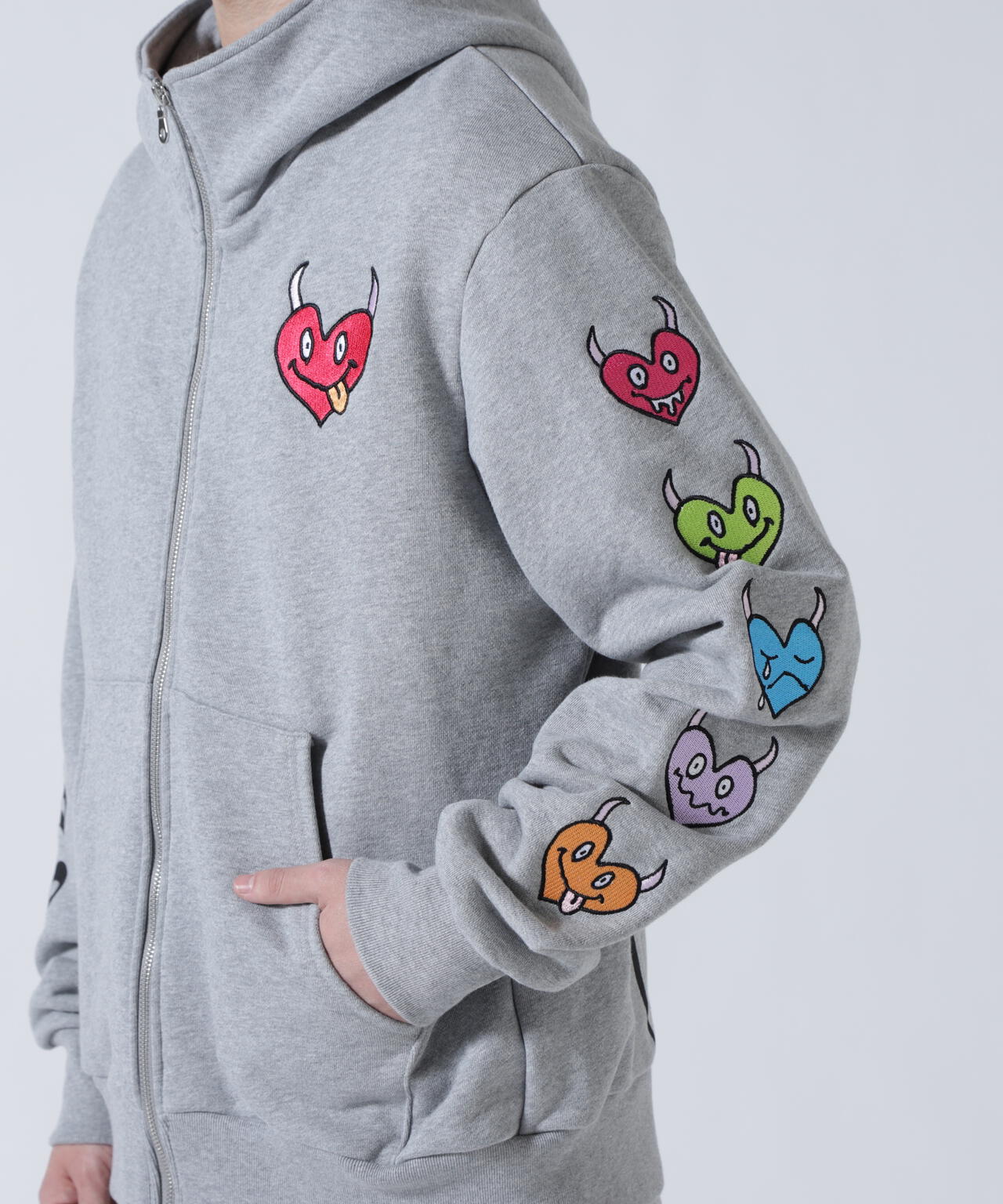 maxsix(マックスシックス)ONI HEART ZIP PARKA