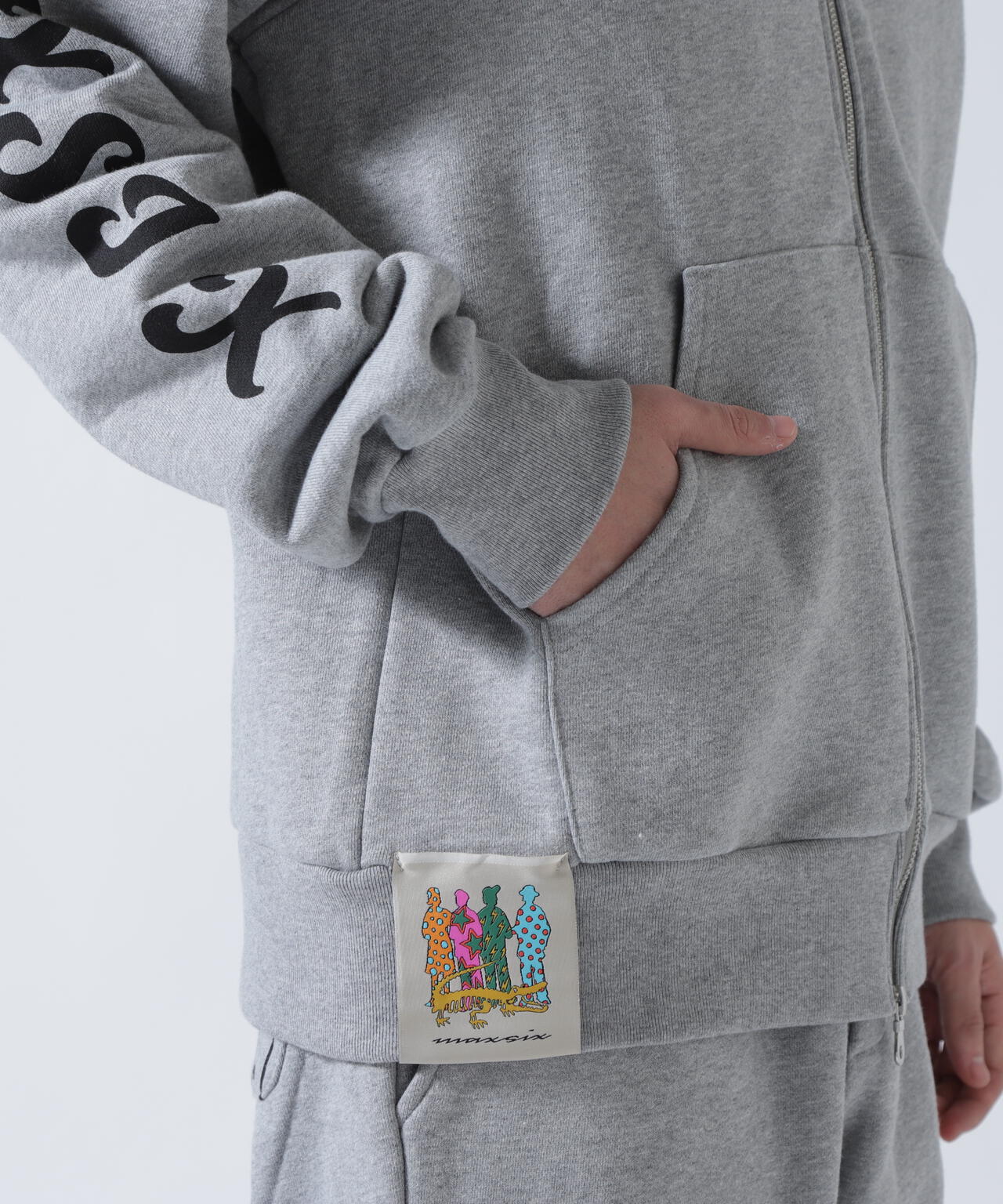 maxsix(マックスシックス)ONI HEART ZIP PARKA