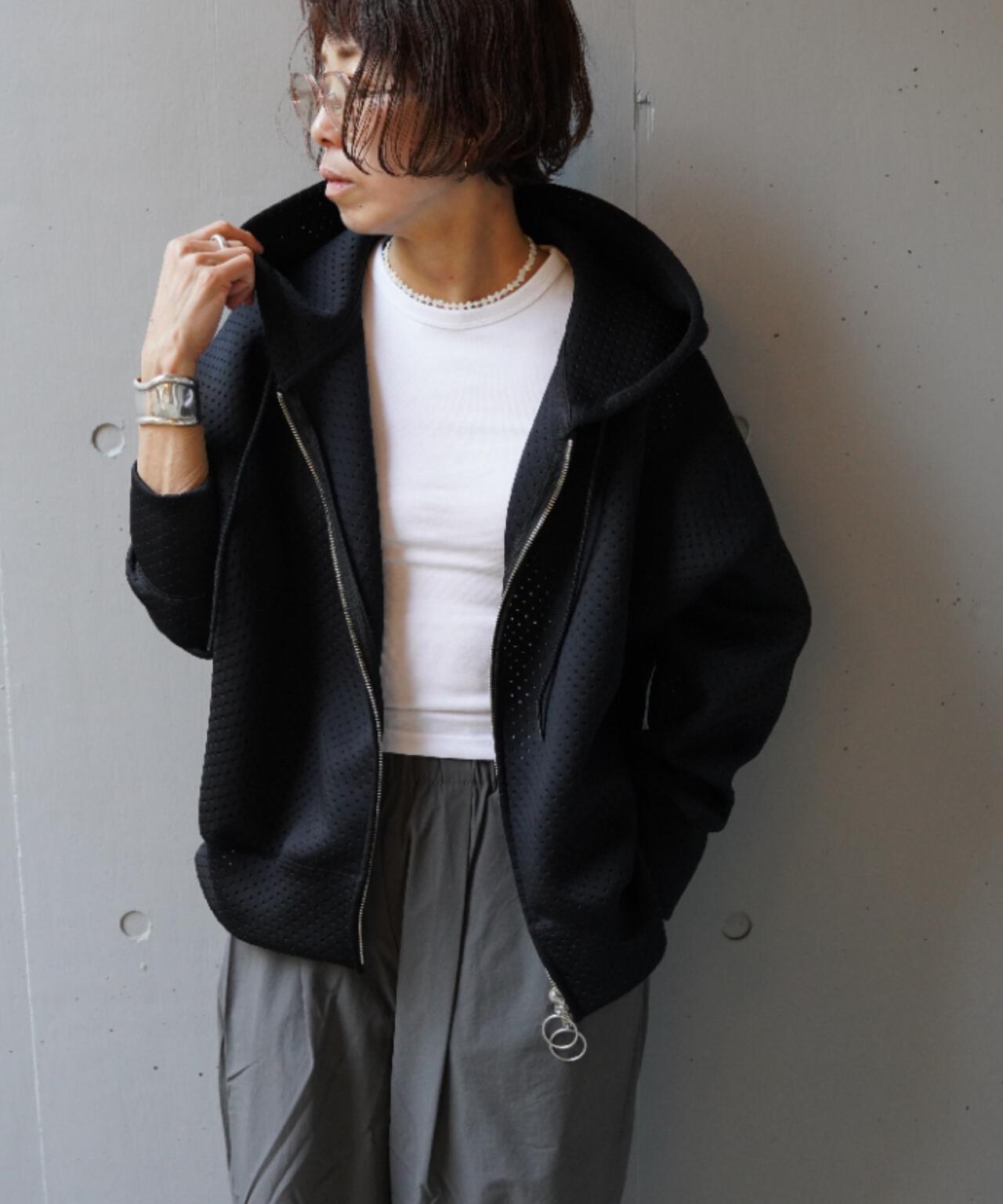 Robes & Confections(ローブス&コンフェクションズ)別注パンチングパーカー