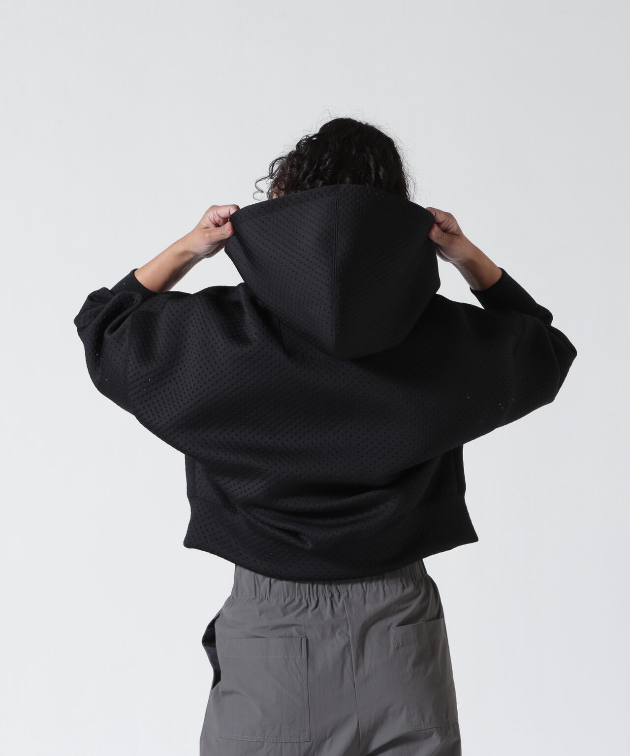 Robes & Confections(ローブス&コンフェクションズ)別注パンチングパーカー