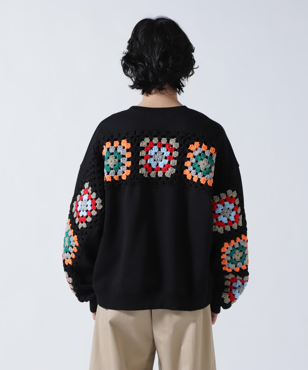 DISCOVERED(ディスカバード) 別注CROCHET SLEEVE SWEAT(UNISEX)