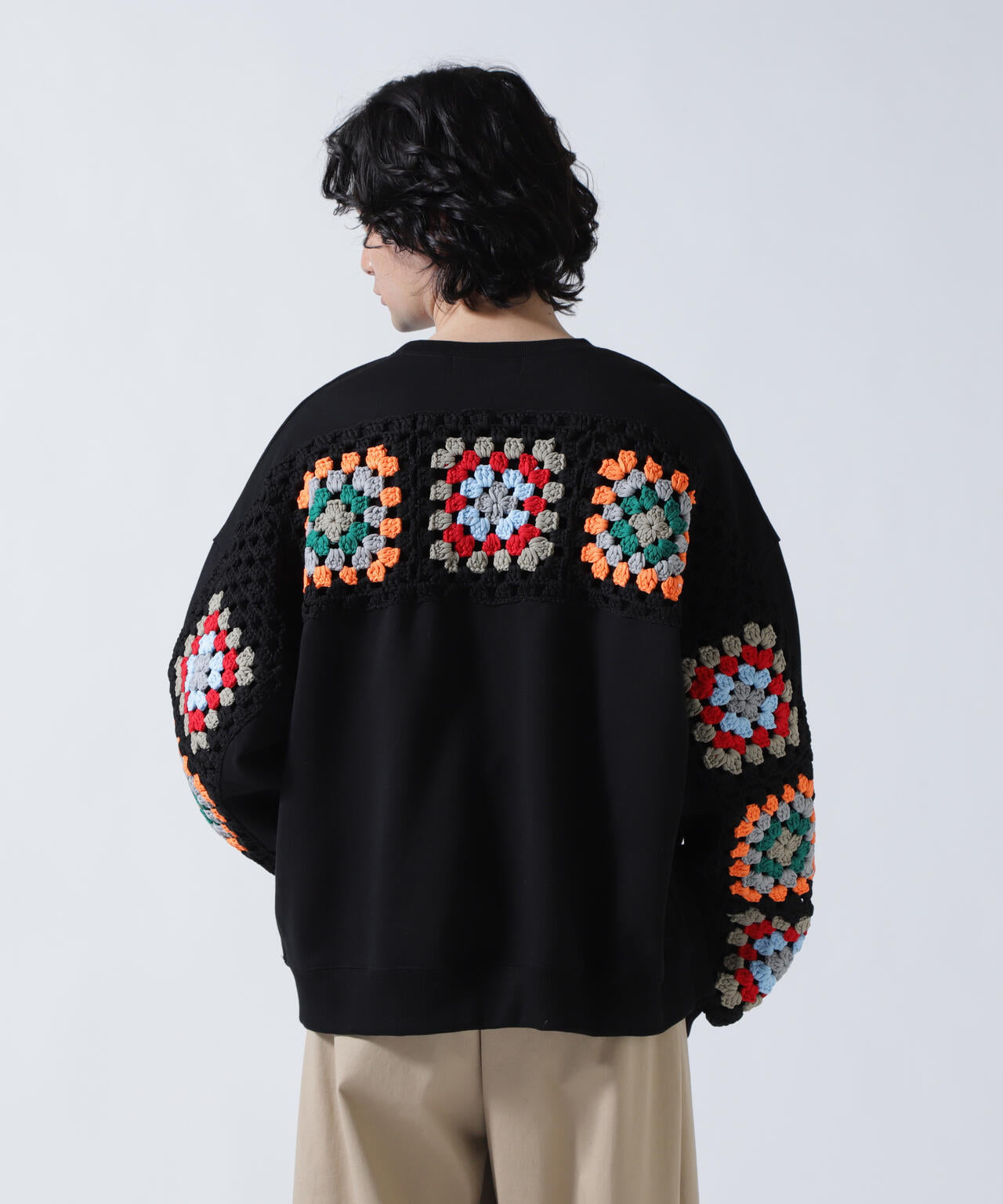 DISCOVERED(ディスカバード) 別注CROCHET SLEEVE SWEAT(UNISEX)