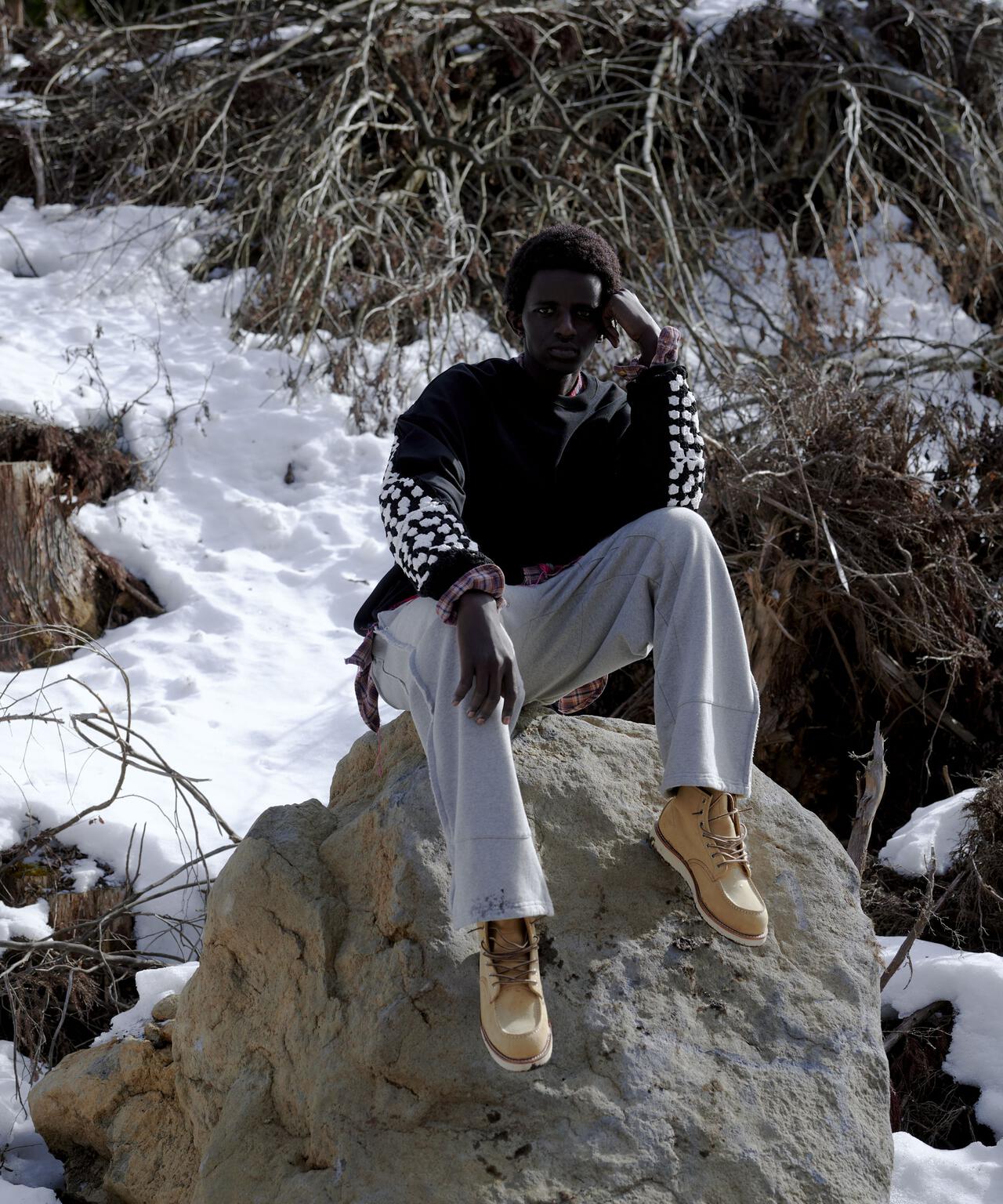 DISCOVERED(ディスカバード) 別注 CROCHET SLEEVE SWEAT