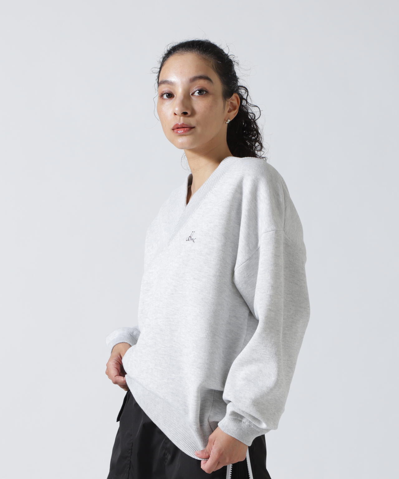 JJMERCER (ジェイジェイマーサー) 別注Vネックバックロゴニット