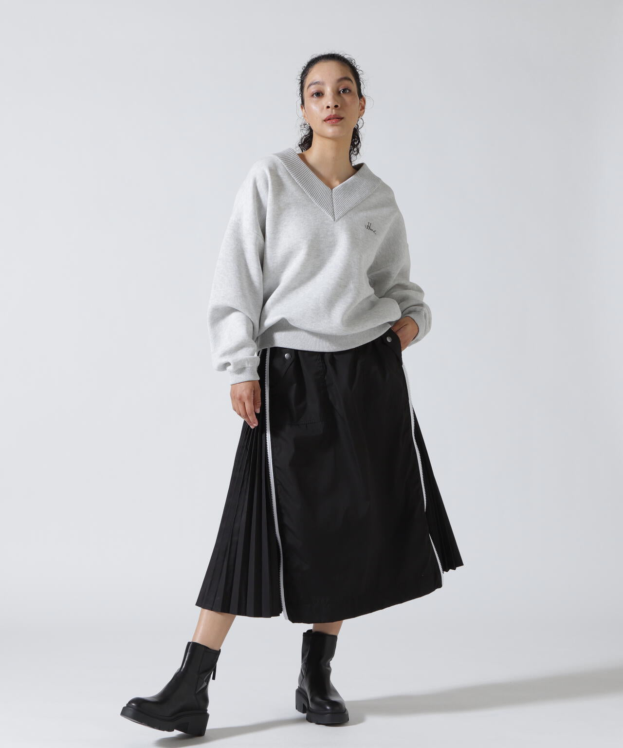 JJMERCER (ジェイジェイマーサー) 別注Vネックバックロゴニット