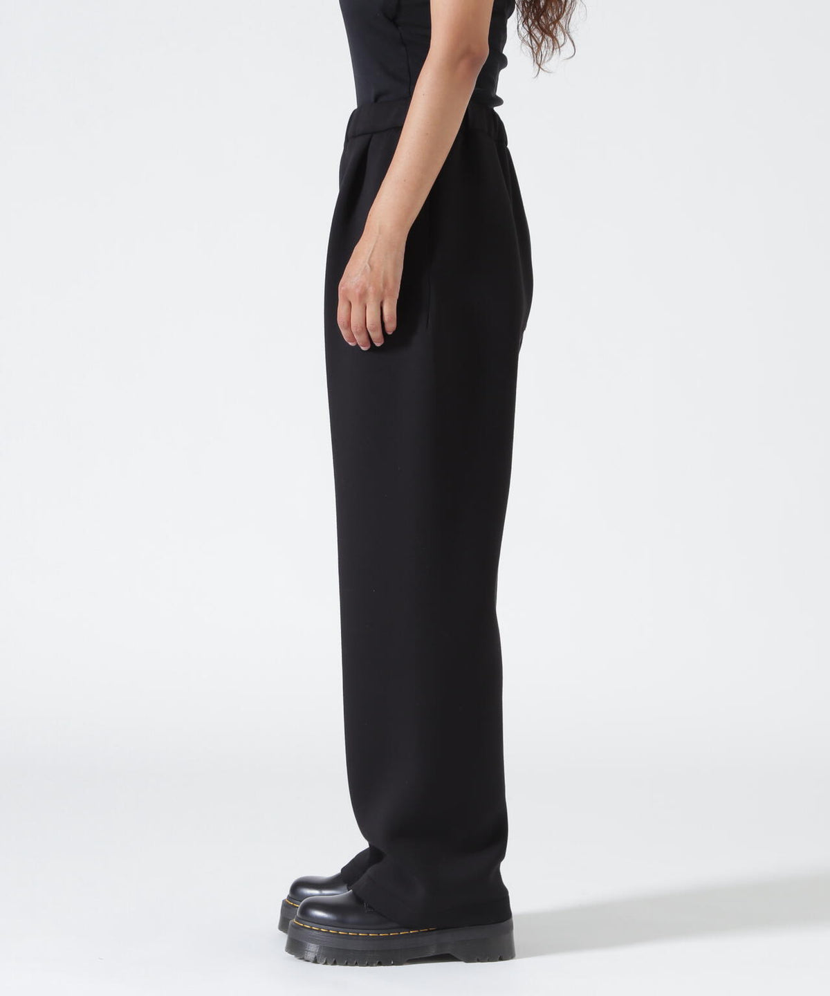 YENN(イエン)SPONDISH TUCK PANTS