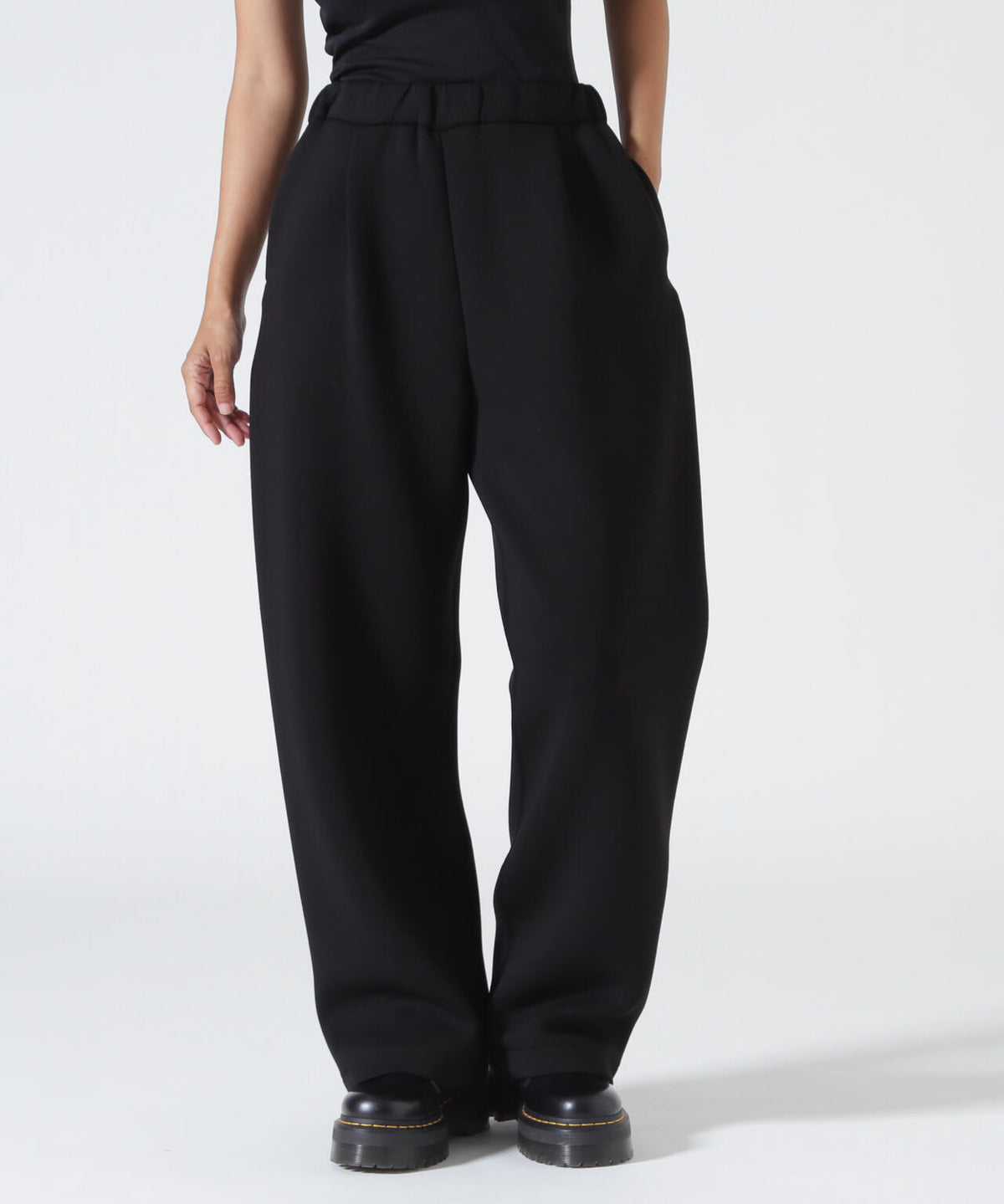 YENN(イエン)SPONDISH TUCK PANTS