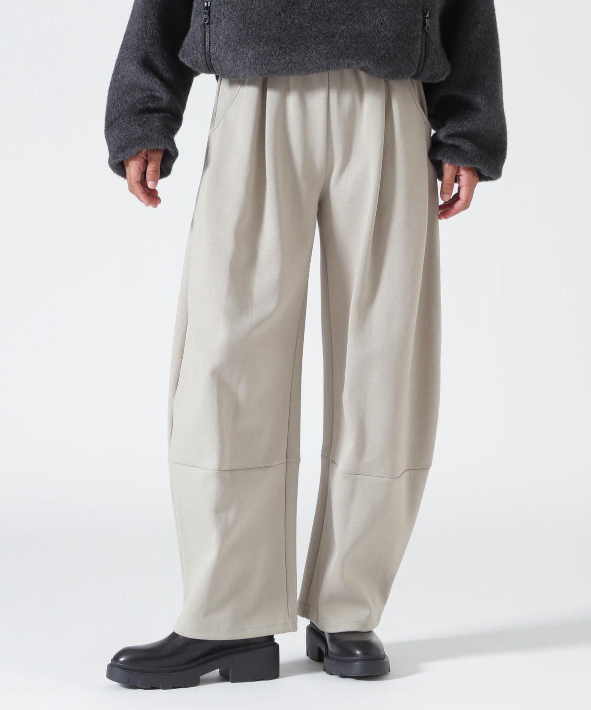 DROIT BELLO(ドロイトベロ)ポンチカーブパンツ