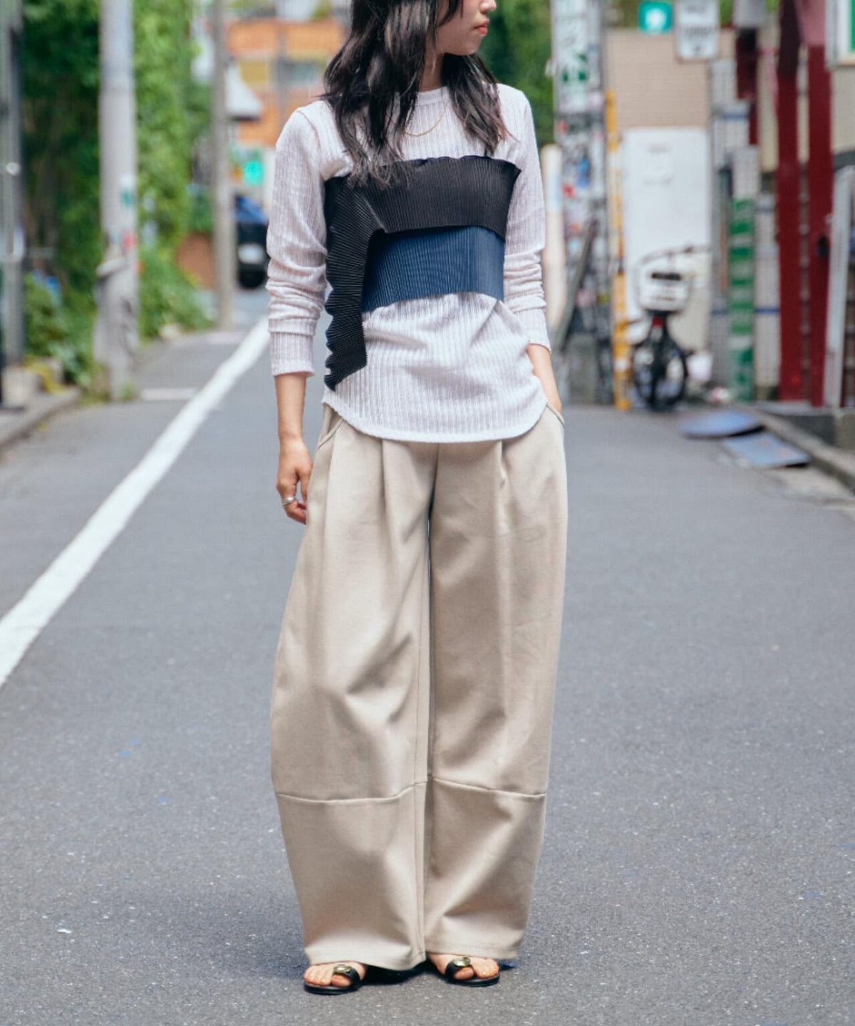 DROIT BELLO(ドロイトベロ)ポンチカーブパンツ