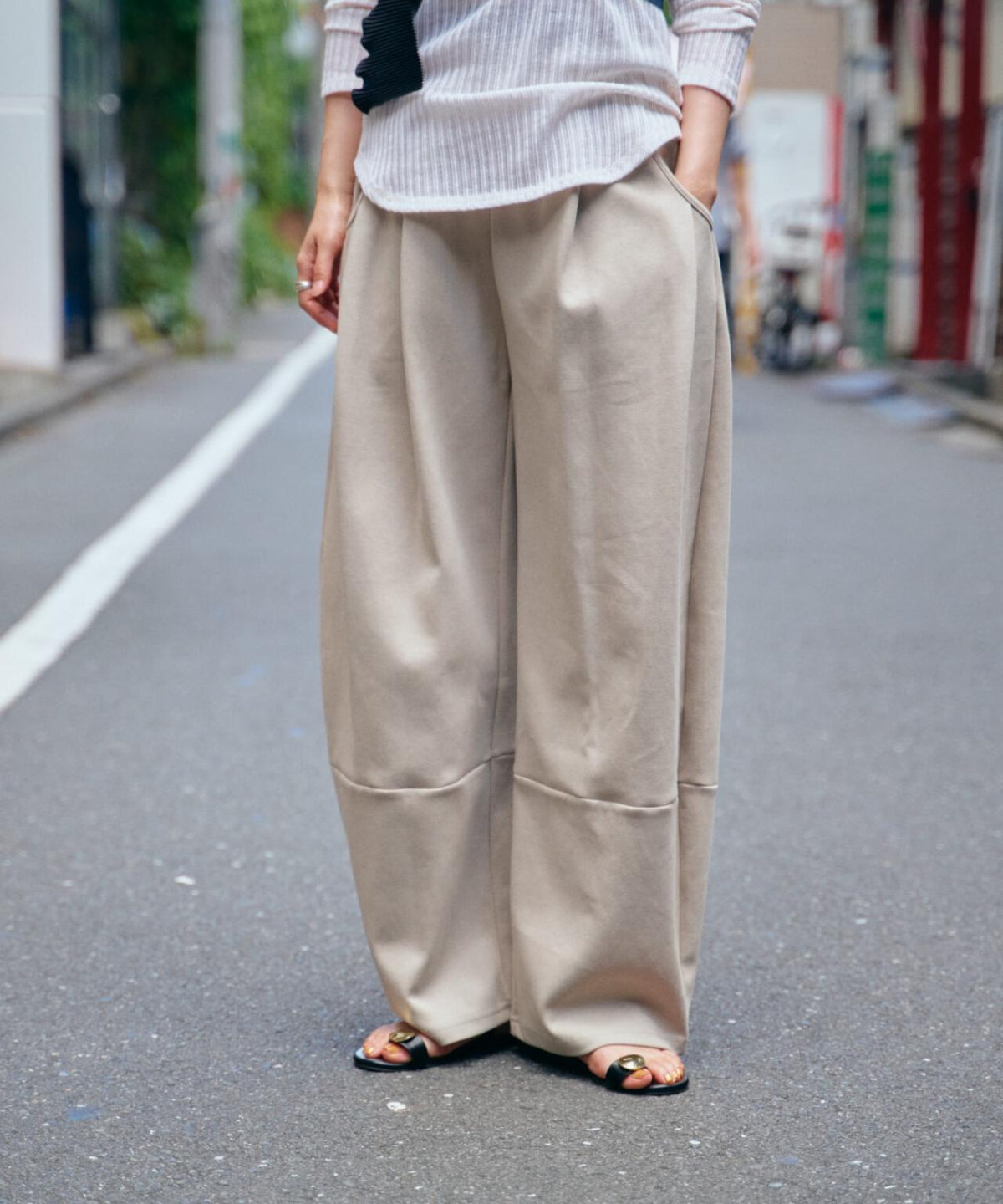 DROIT BELLO(ドロイトベロ)ポンチカーブパンツ
