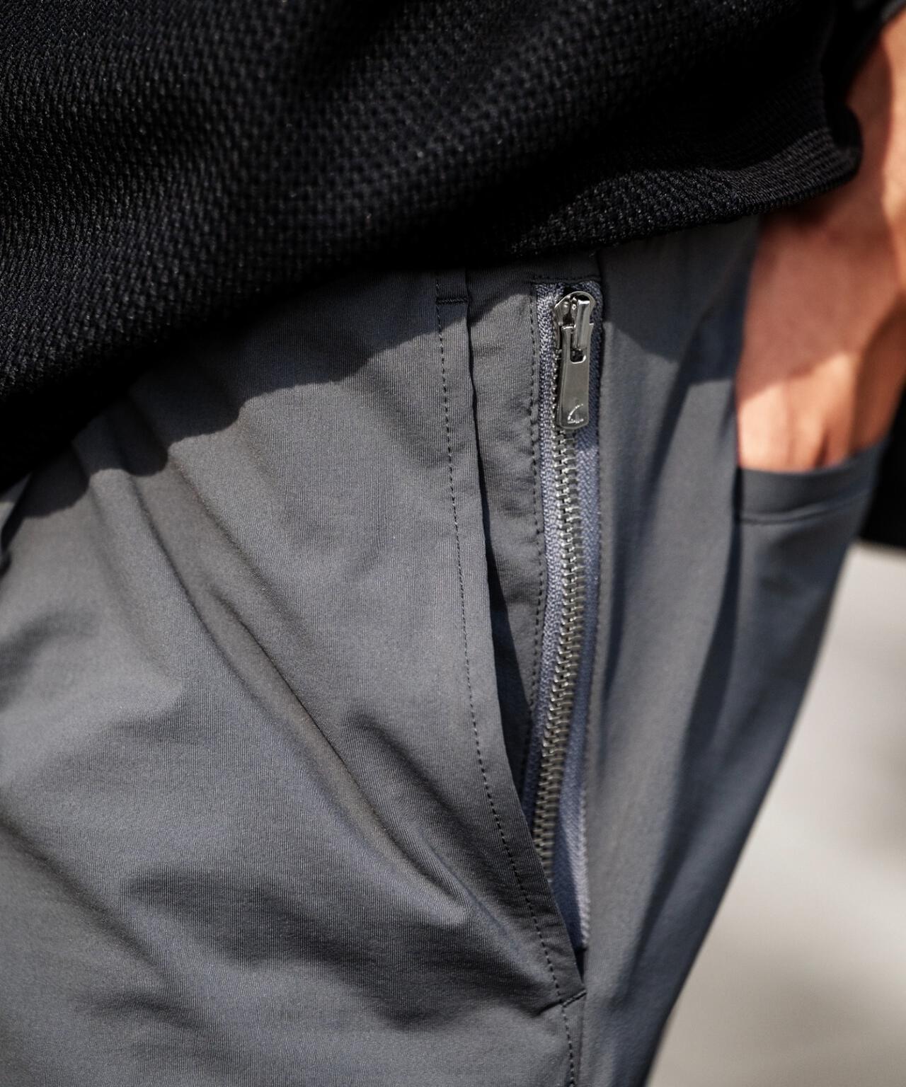 PIUORO(ピウオロ) NYLON TRICOT TUCK JOGGER PANTS