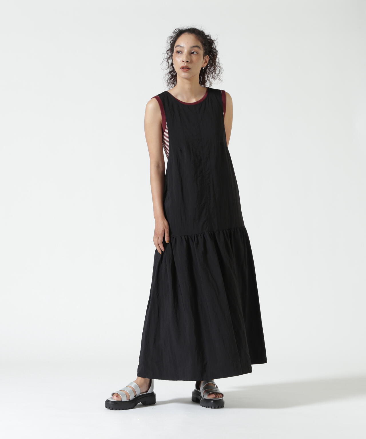 CHIGNON(シニヨン)バッククロスティアードワンピース