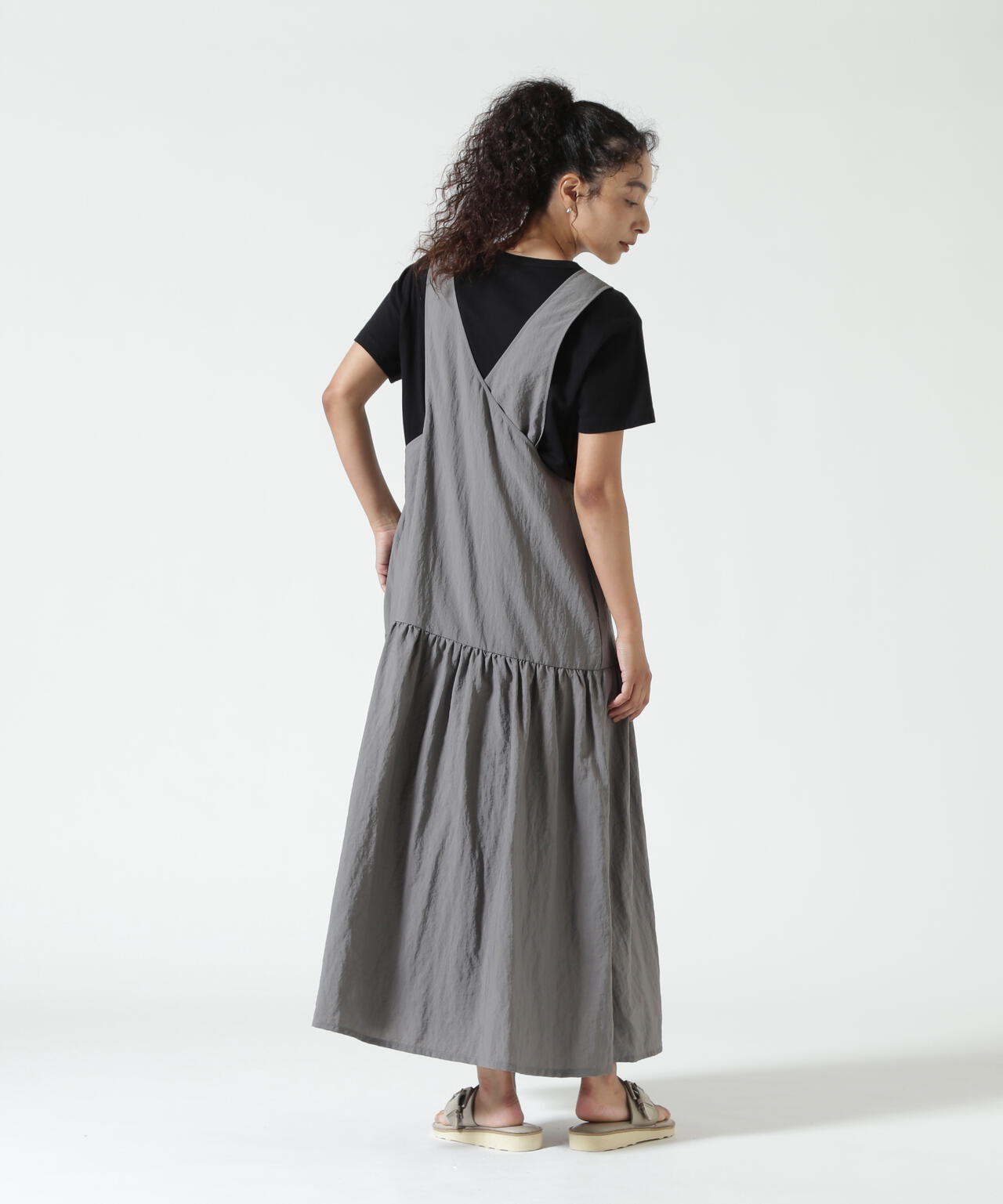 CHIGNON(シニヨン)バッククロスティアードワンピース