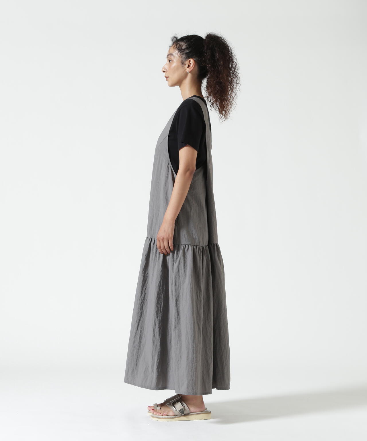 CHIGNON(シニヨン)バッククロスティアードワンピース