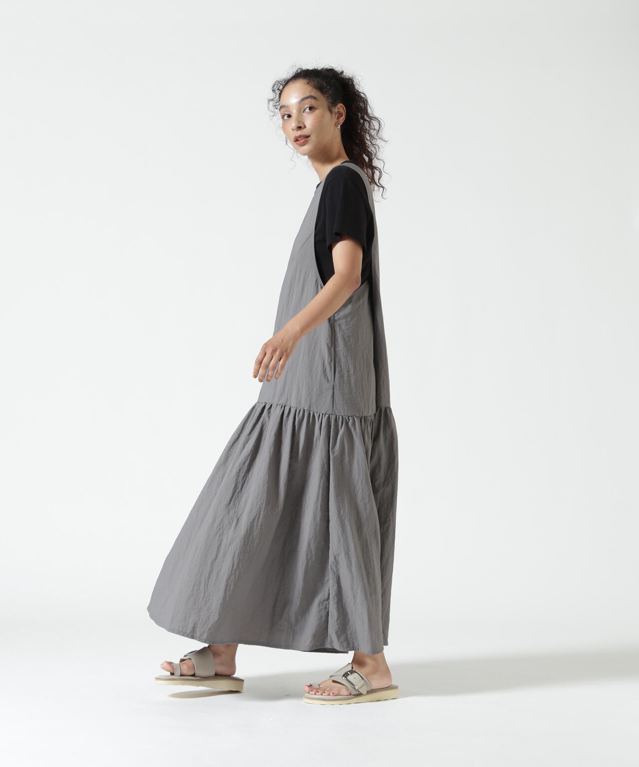 CHIGNON(シニヨン)バッククロスティアードワンピース