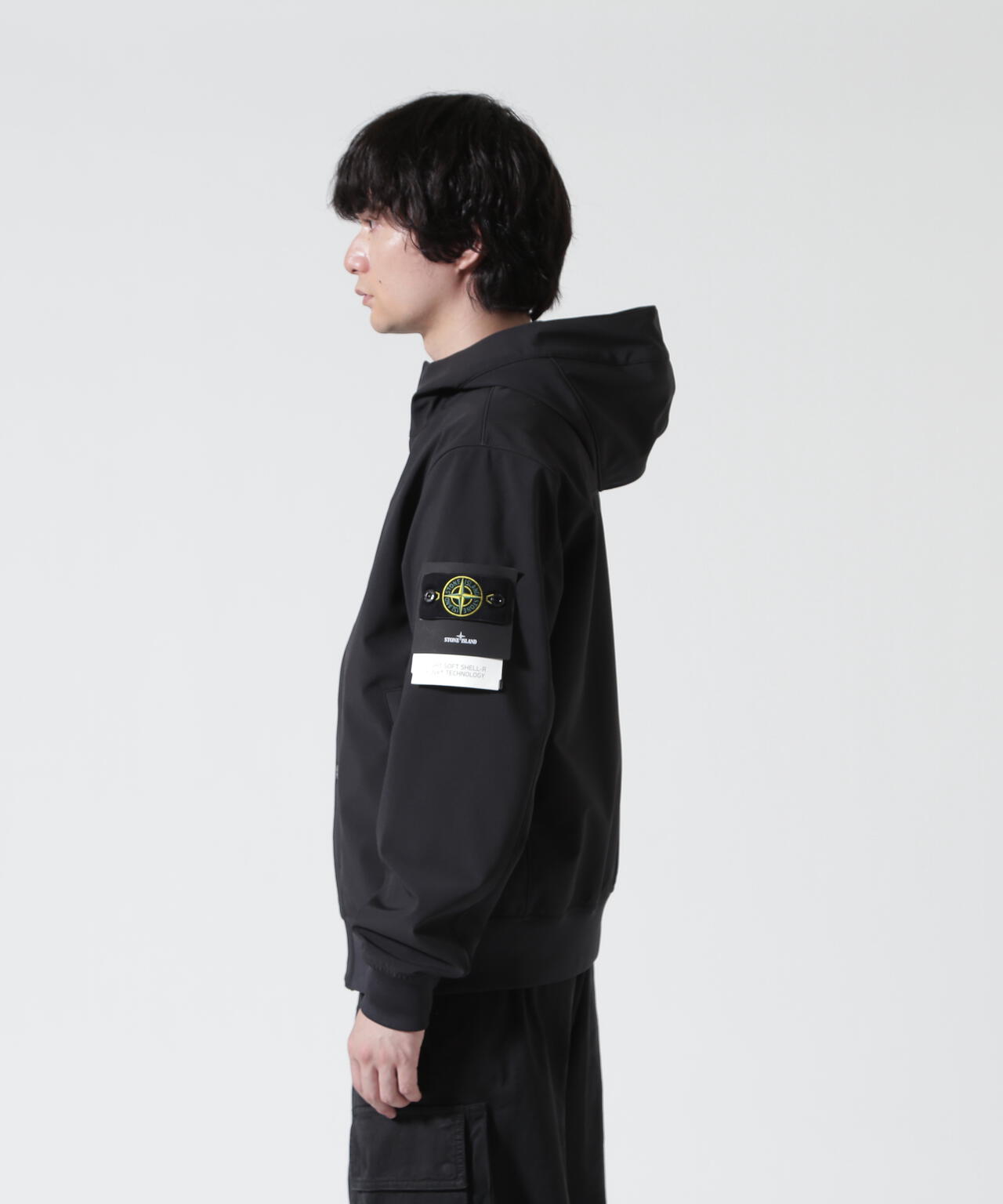 STONE ISLAND(ストーンアイランド) LIGHT SOFT SHELL-R E.DYE TECNOLOGY IN RECYCLED
