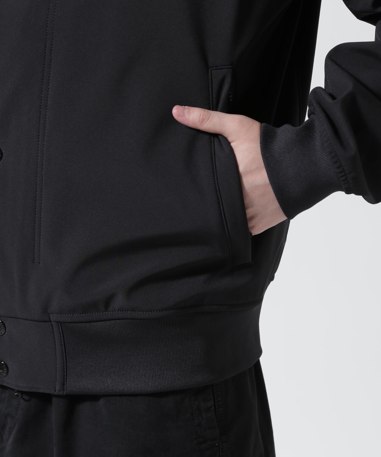 STONE ISLAND(ストーンアイランド) LIGHT SOFT SHELL-R E.DYE TECNOLOGY IN RECYCLED