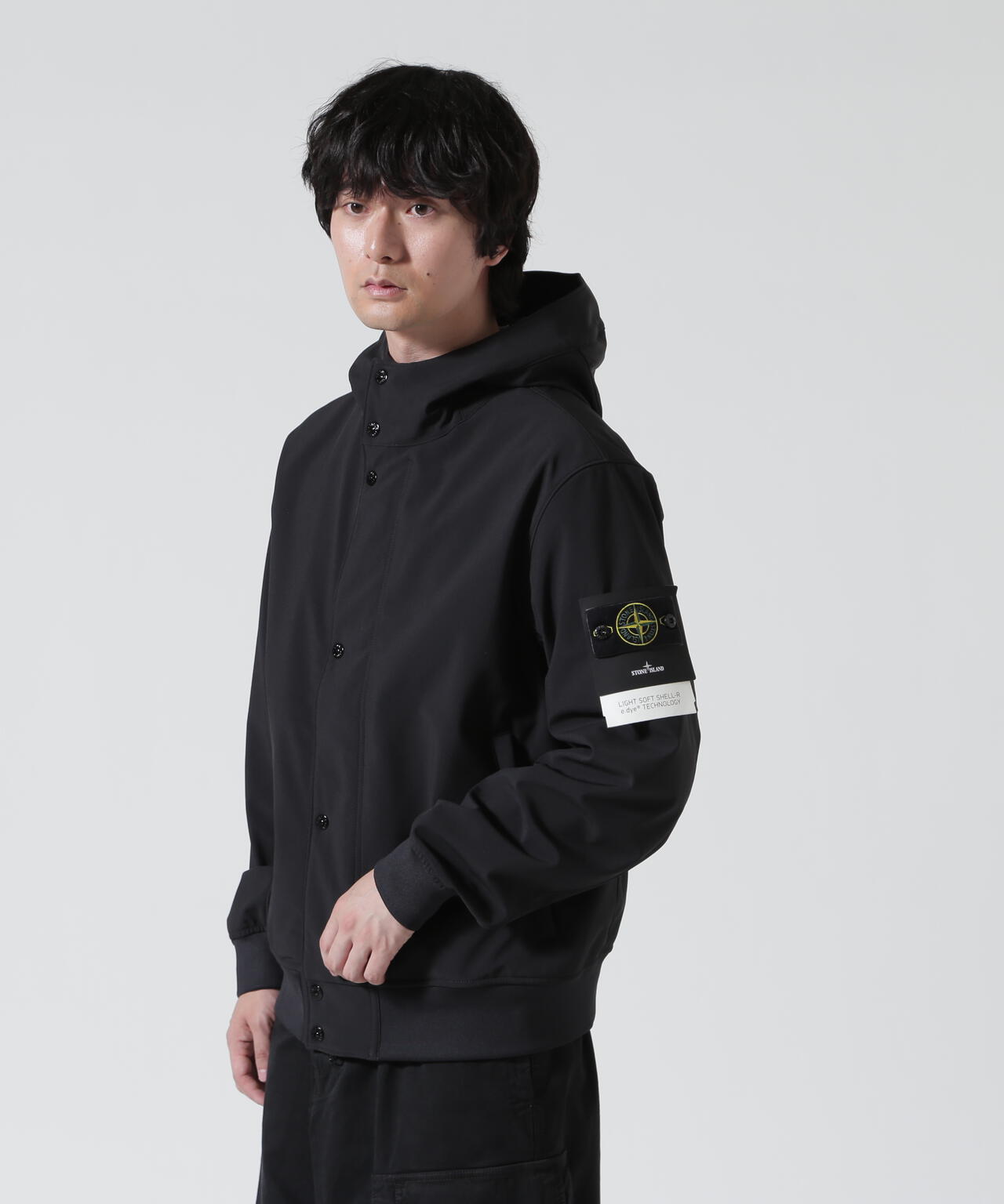 STONE ISLAND(ストーンアイランド) LIGHT SOFT SHELL-R E.DYE TECNOLOGY IN RECYCLED