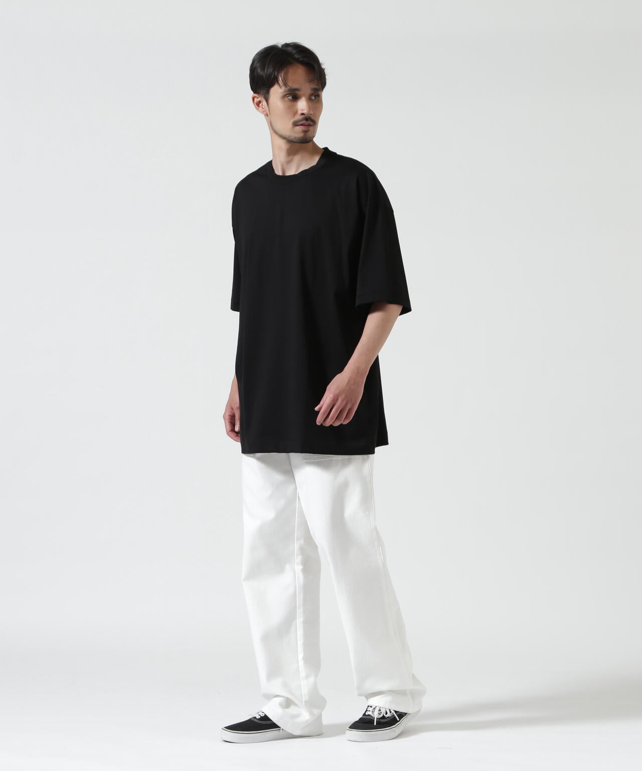 Height 178 Chest 92 Waist 76 hips 95 Shoes 27.0 着用サイズ:6