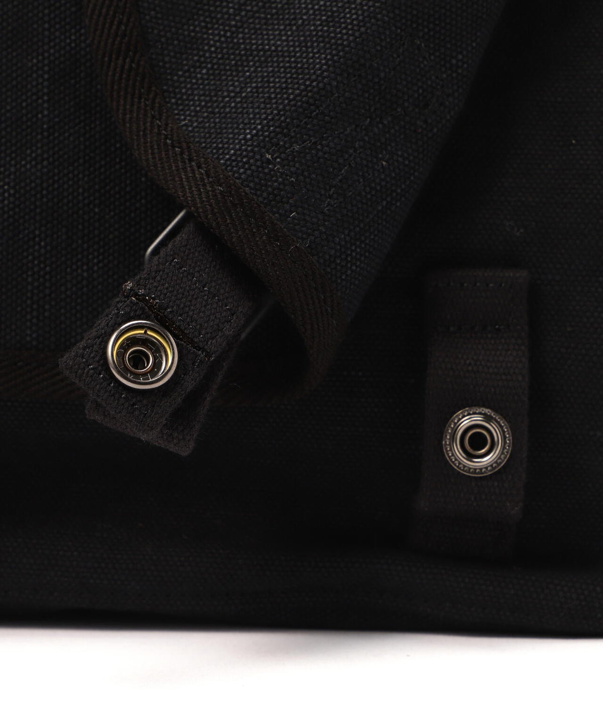 SLOW(スロウ) truck - French army shoulder bag-