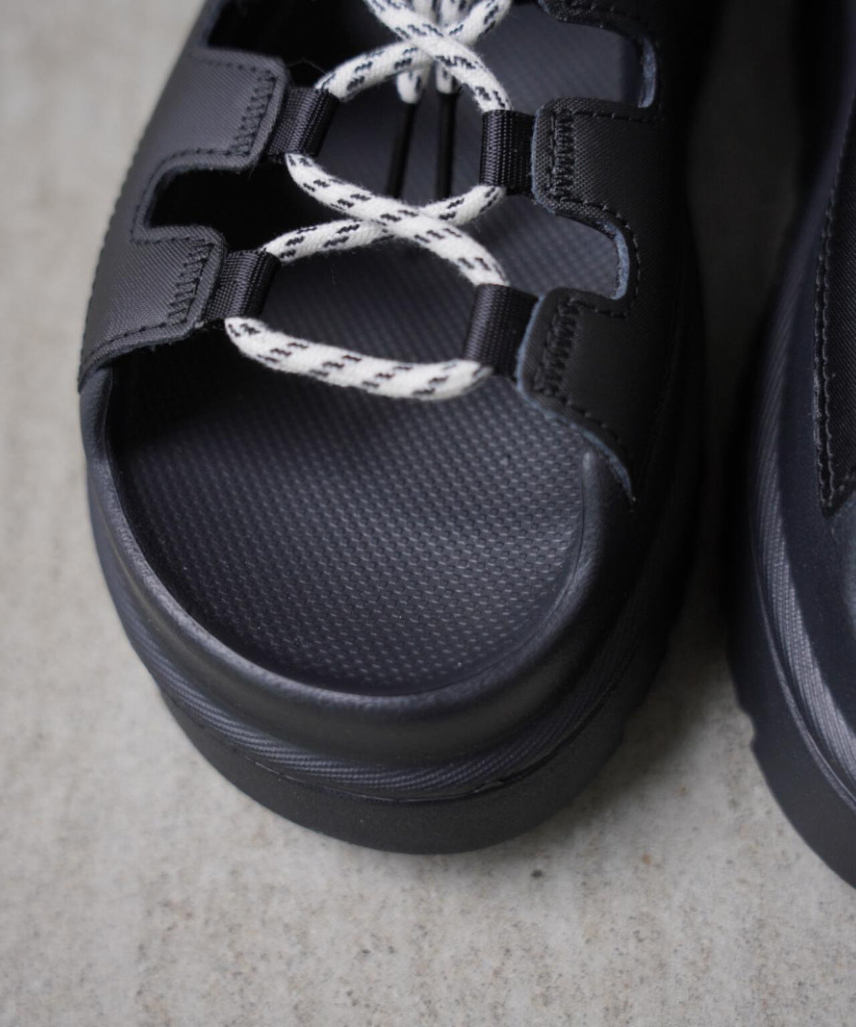 UGG(アグ)GoldenGlow Toggle