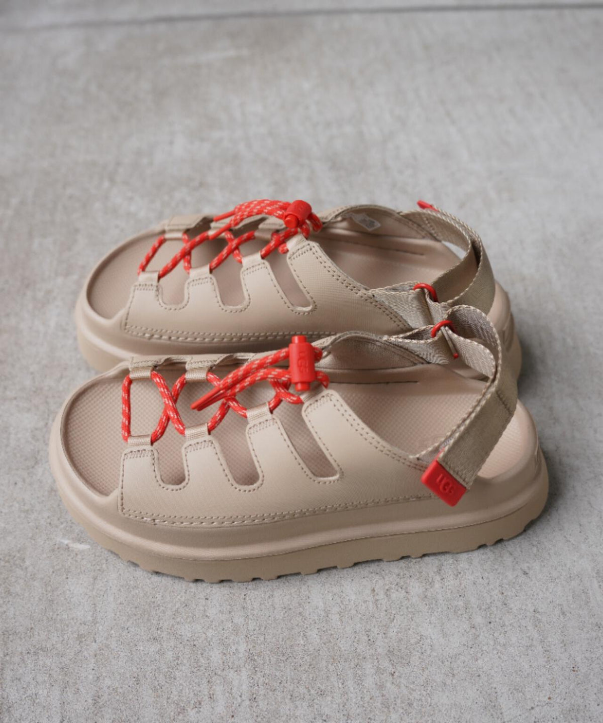 UGG(アグ)GoldenGlow Toggle