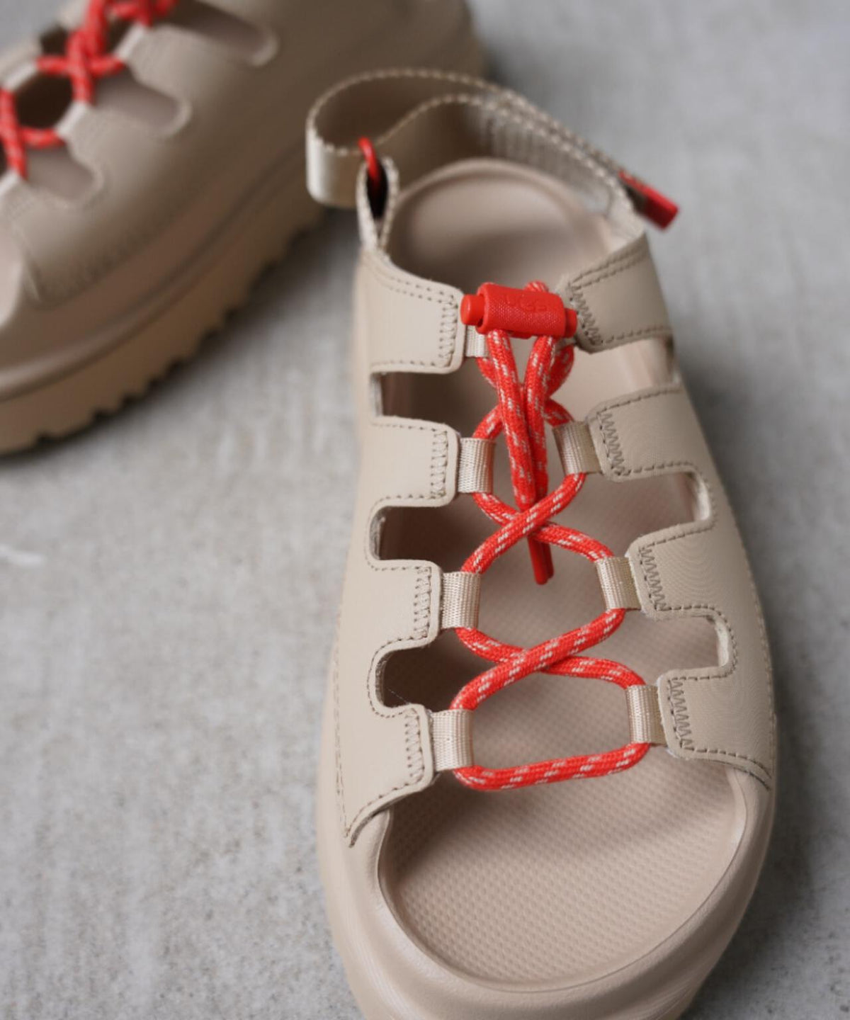 UGG(アグ)GoldenGlow Toggle