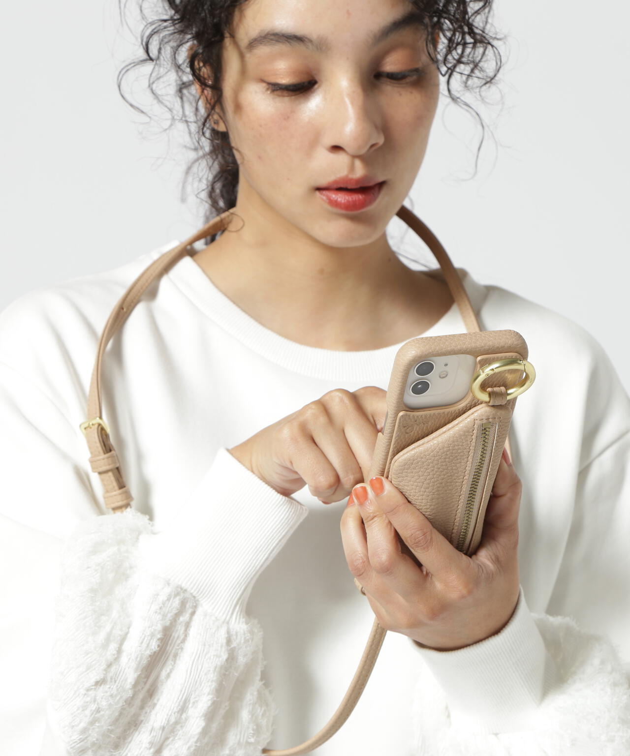 ajew/エジュー/別注【ひも付き】iPhone14・14Pro・15・15Pro
