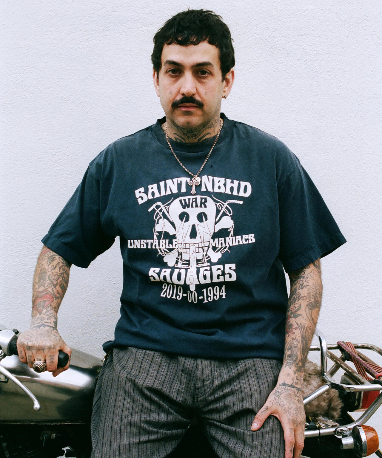 SAINT MICHAEL/セントマイケル/NH_SS TEE STHD.SAINTNBHD NAVY