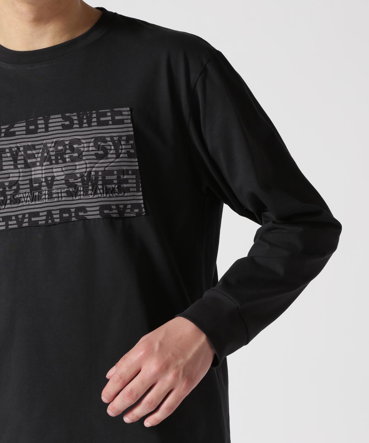 SY32 by SWEET YEARS /JACQUARD EMBOSS LOGO L/S T