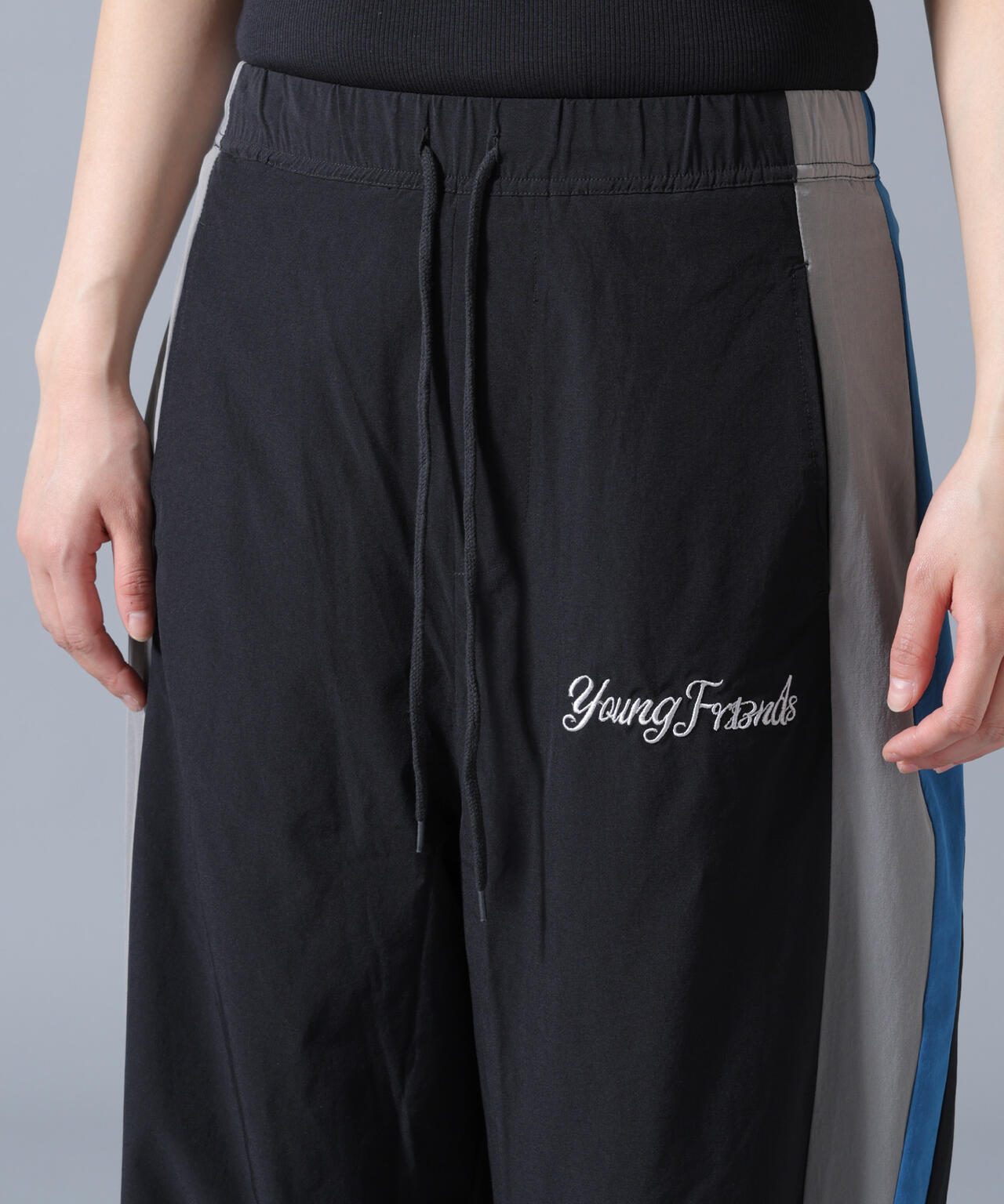 Height 178 Chest 92 Waist 76 hips 95 Shoes 27.0 着用サイズ:L