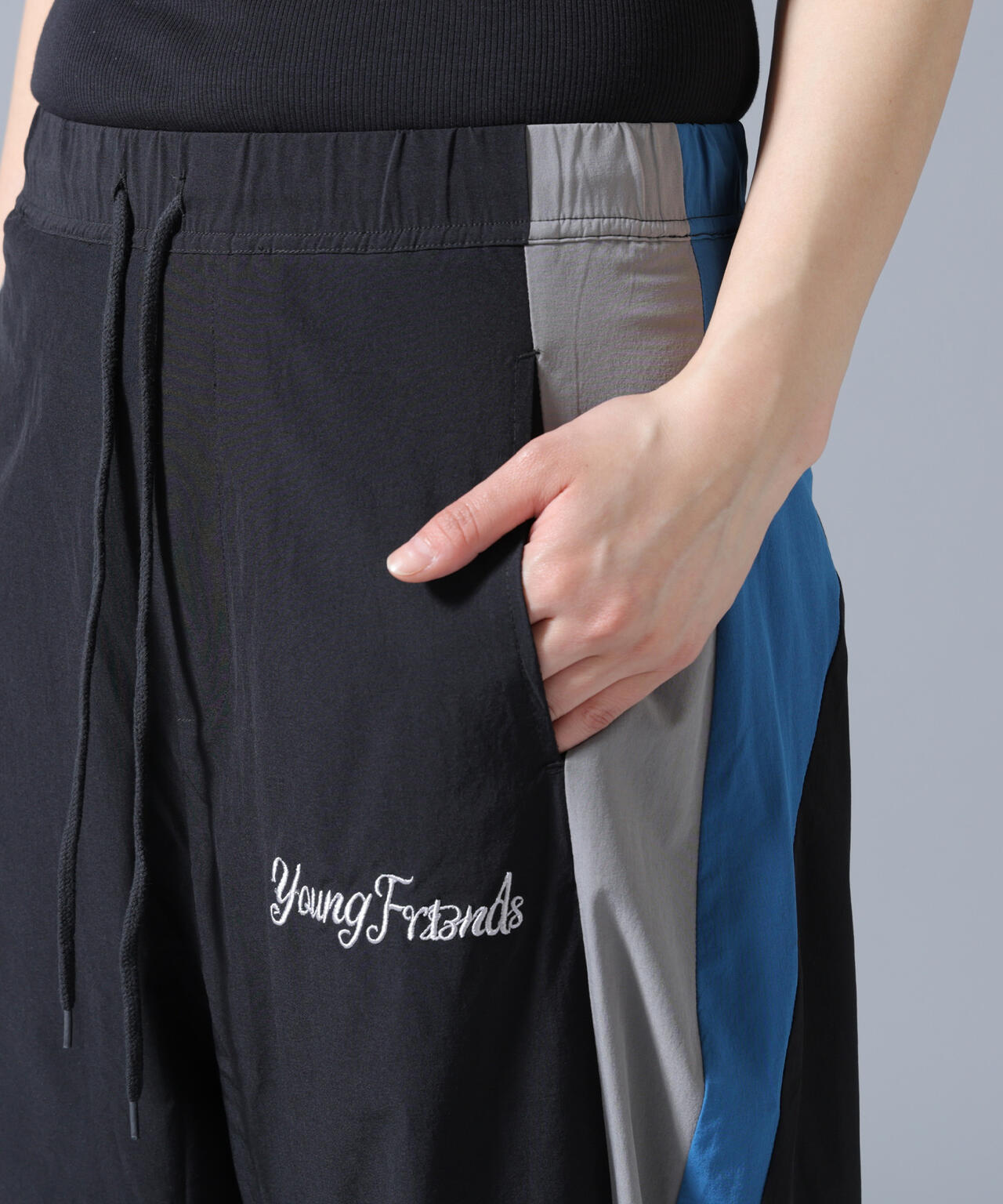 Height 178 Chest 92 Waist 76 hips 95 Shoes 27.0 着用サイズ:L