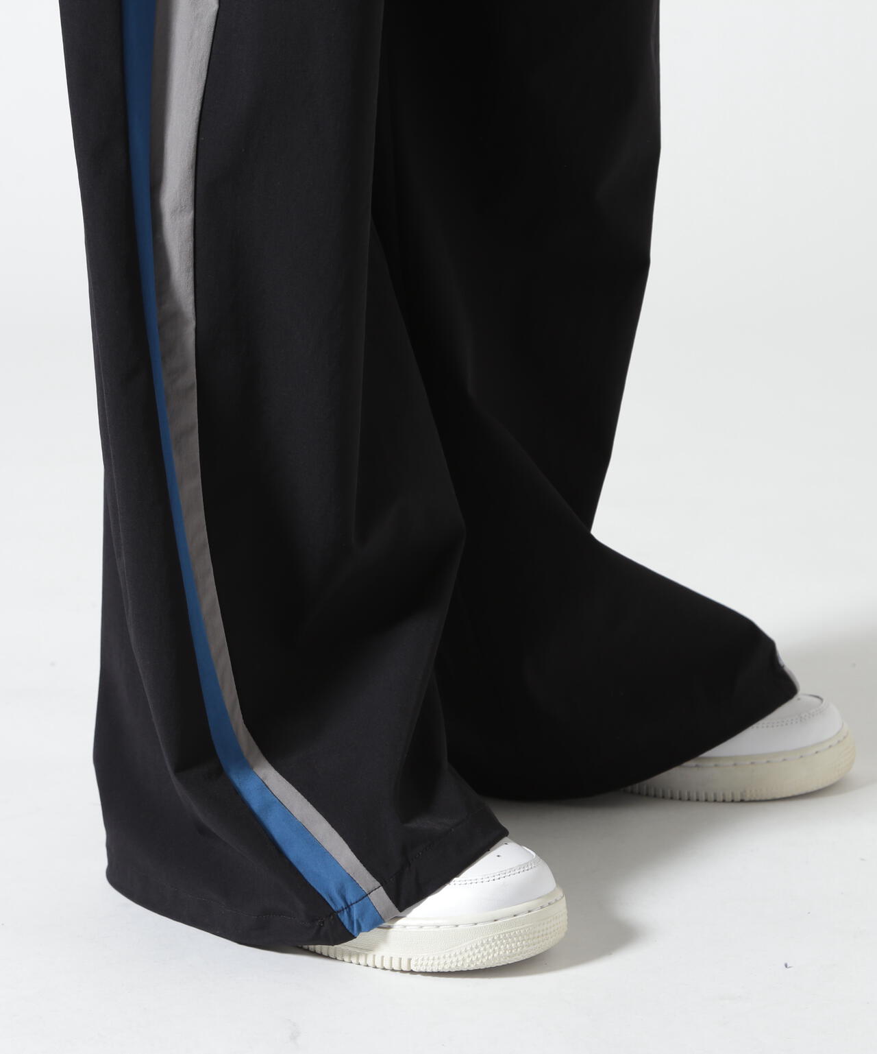 Height 178 Chest 92 Waist 76 hips 95 Shoes 27.0 着用サイズ:L