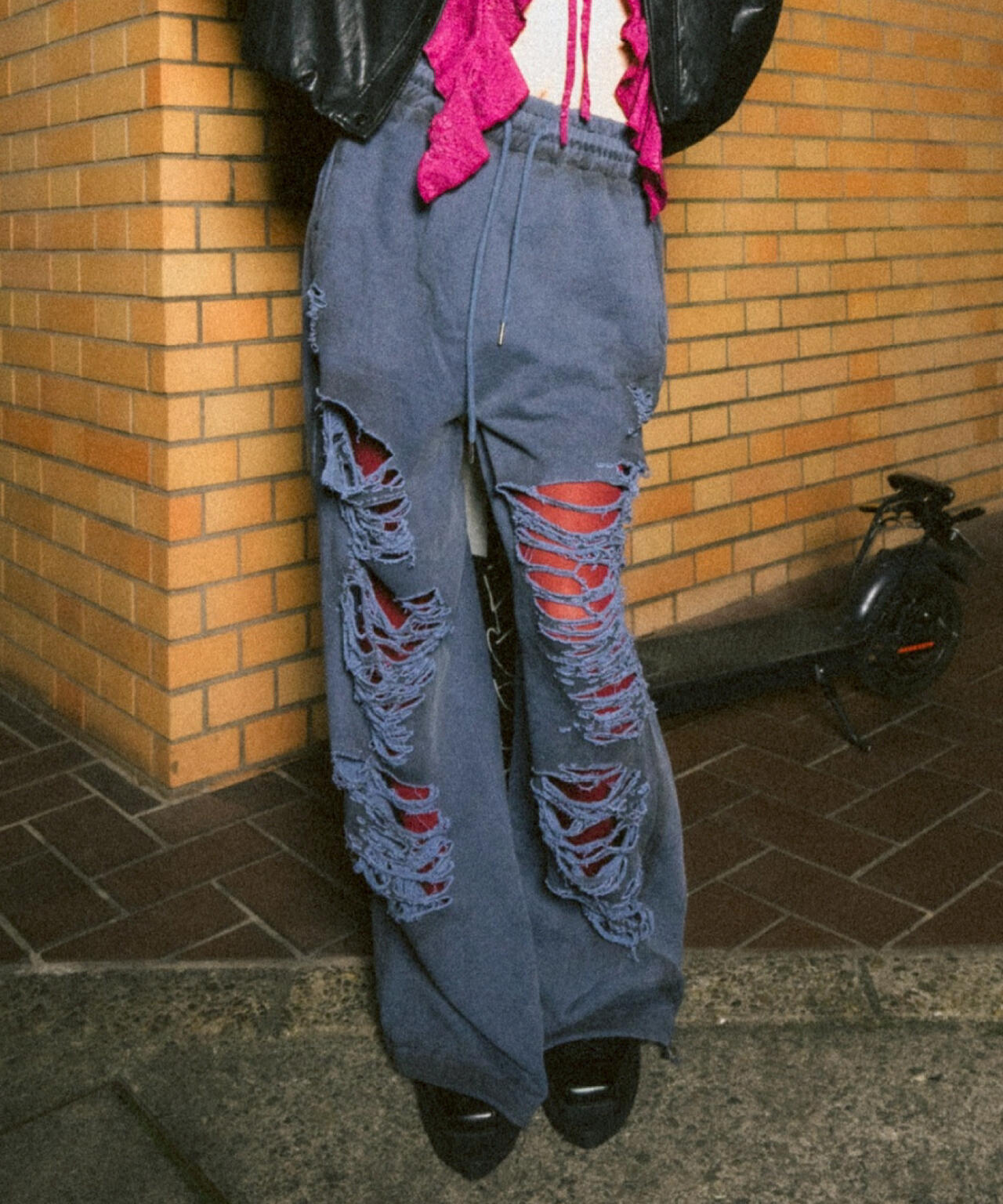 MITSUKI/ミツキ/ハイダメージスウェットパンツ