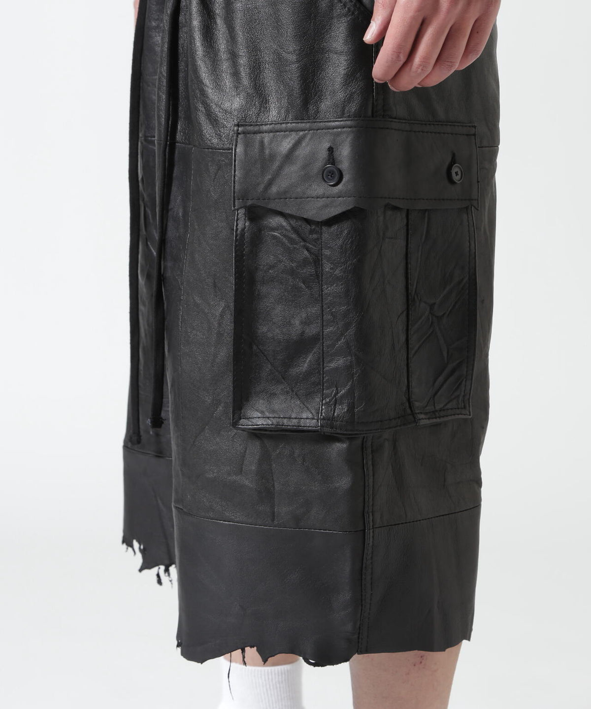 FR(13)NDS/フレンズ/REPRO-LEATHER CARGO SHORTS