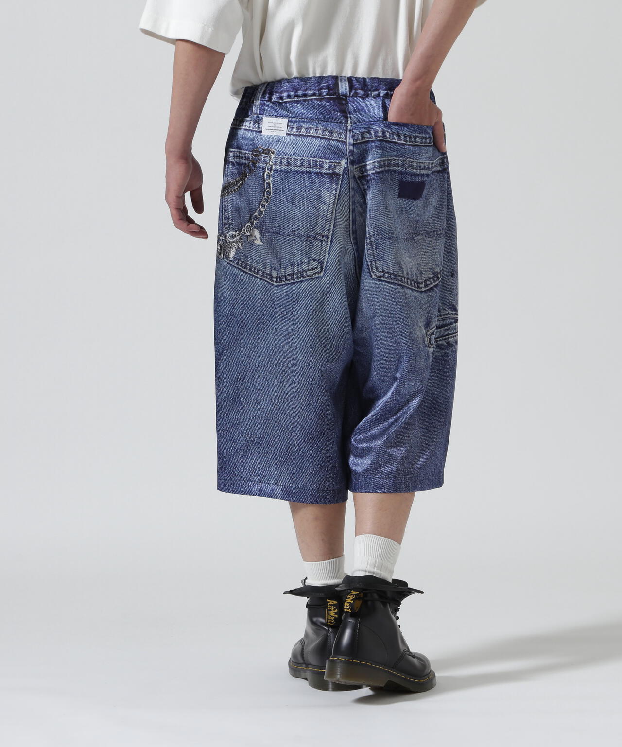 Height 178 Chest 92 Waist 76 hips 95 Shoes 27.0 着用サイズ:L