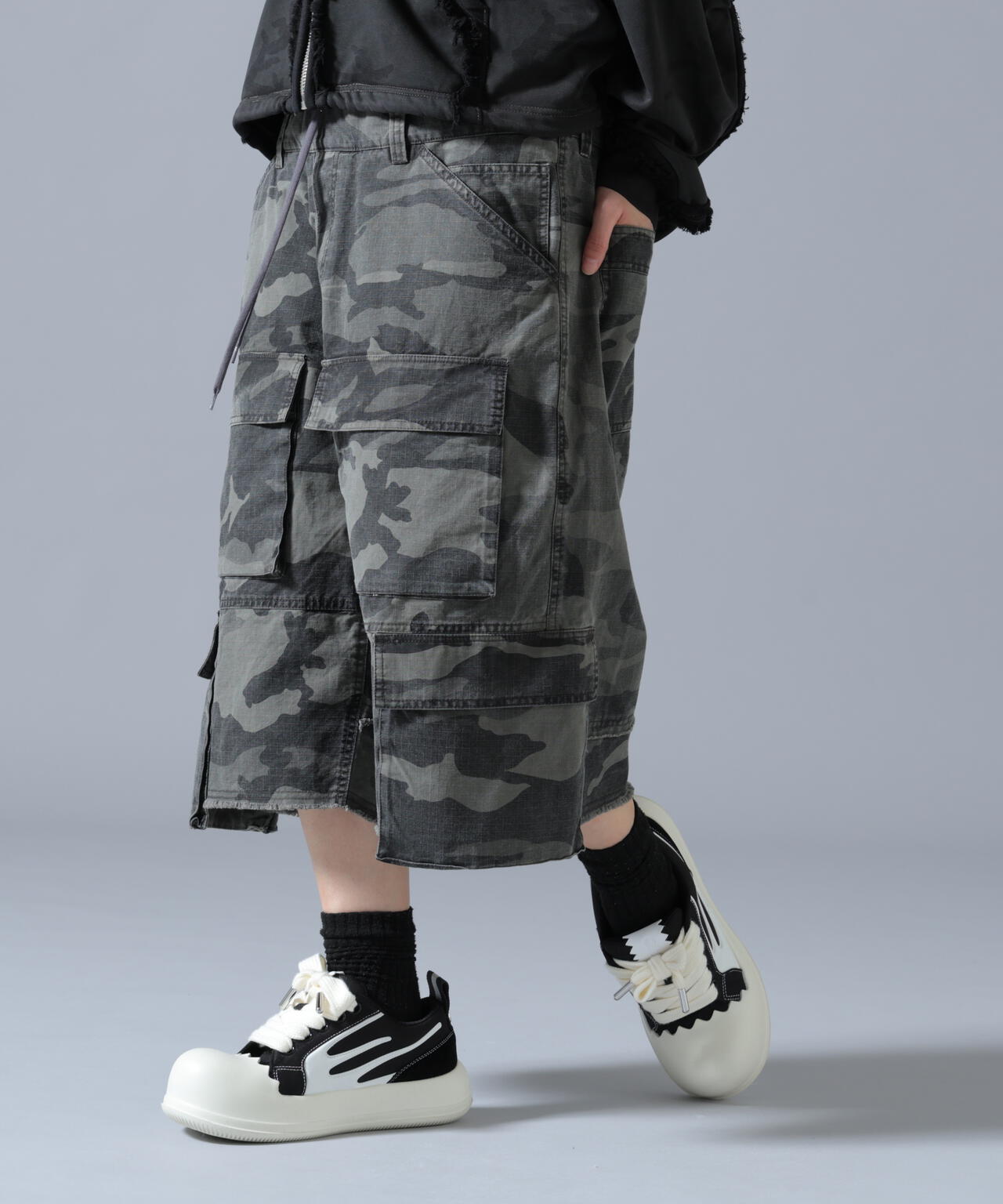 FR(13)NDS /フレンズ/WAIST LAYER CARGO SHORTS