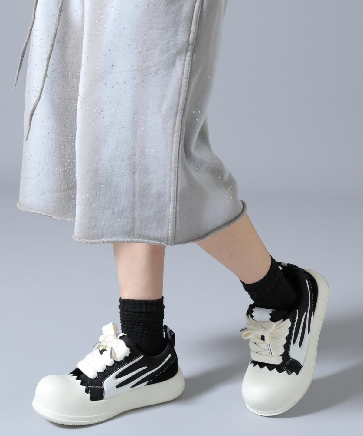 FR(13)NDS/フレンズ/STONE SW SHORTS