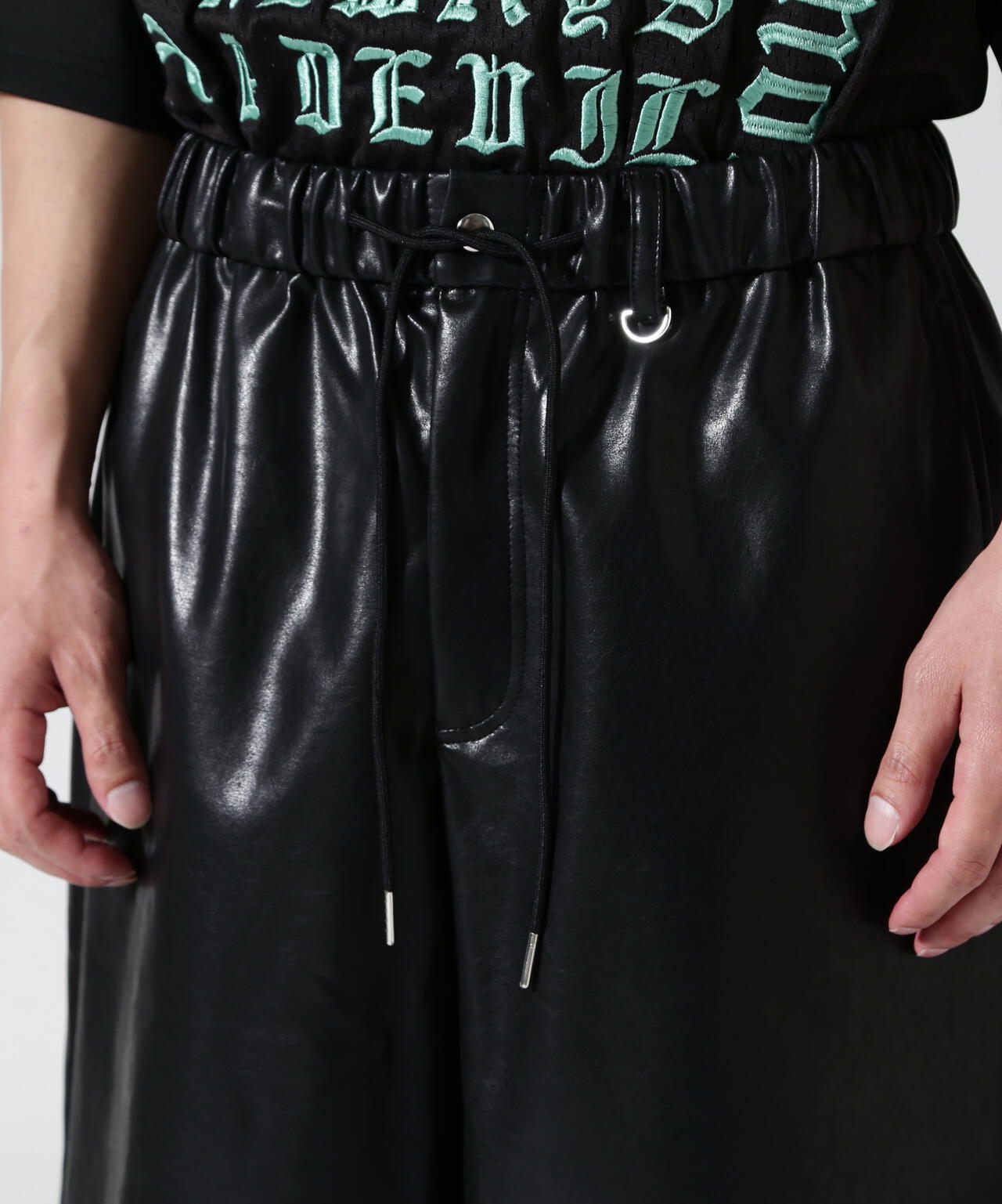 FR(13)NDS/フレンズ/VEGAN LEATHER SHORTS