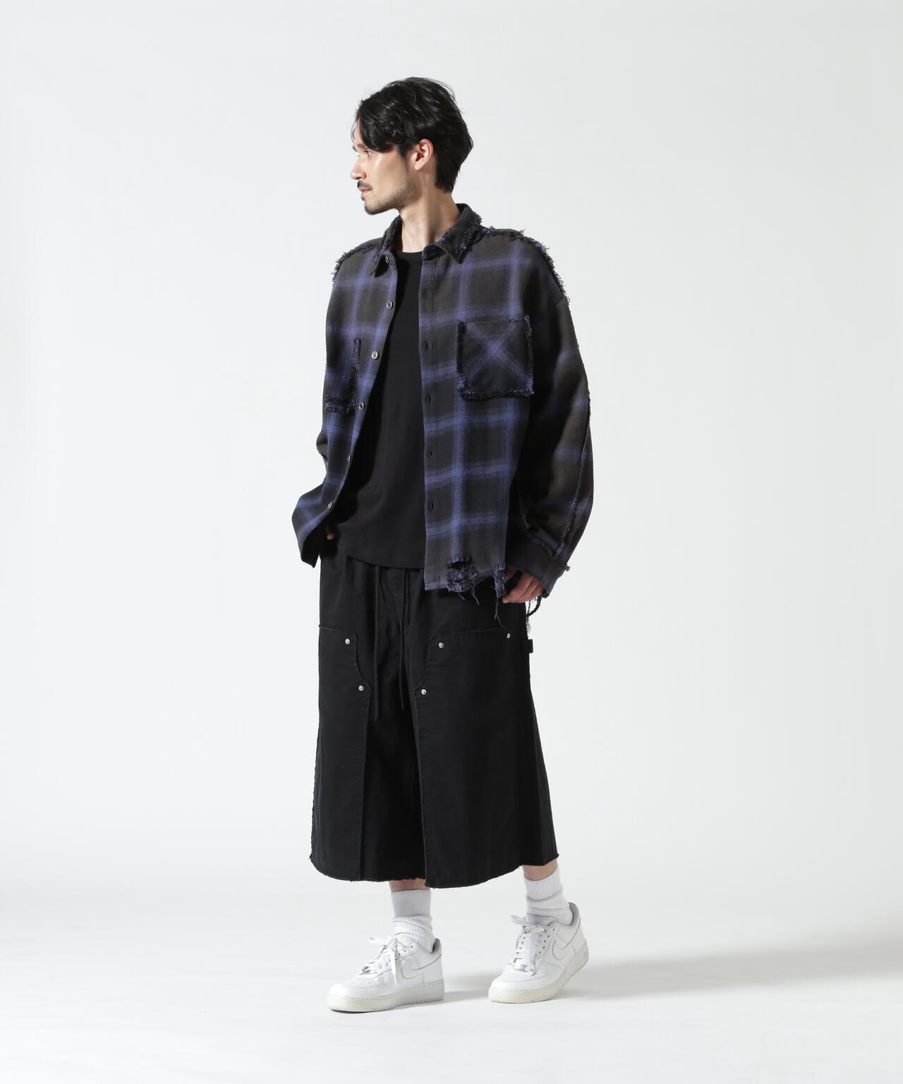 Height 178 Chest 92 Waist 76 hips 95 Shoes 27.0 着用サイズ:L