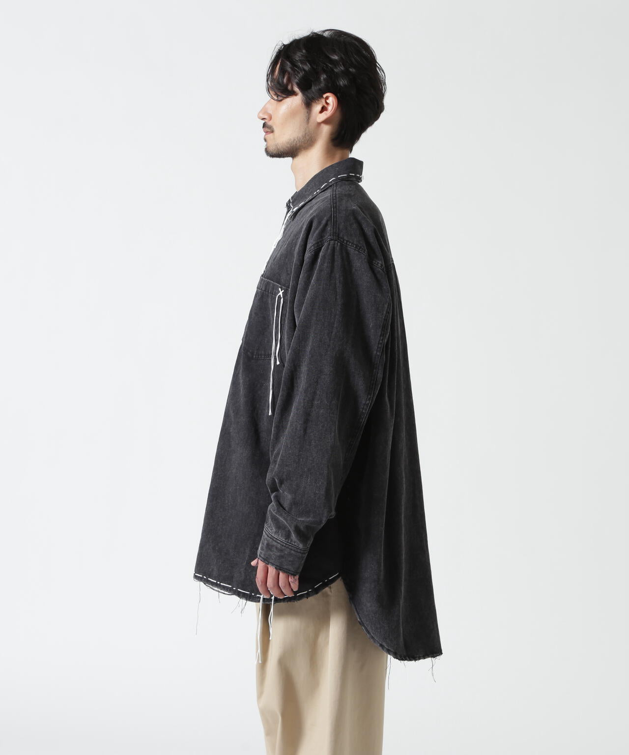 Height 178 Chest 92 Waist 76 hips 95 Shoes 27.0 着用サイズ:M