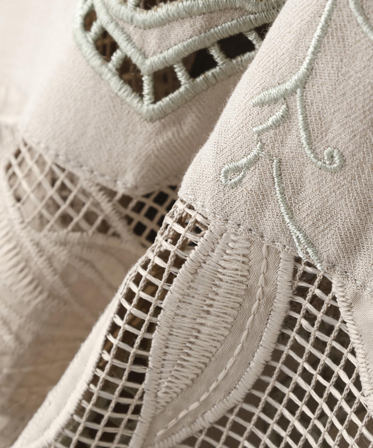 AULA AILA/アウラアイラ/CUTWORK EMBROIDERED SHIRT