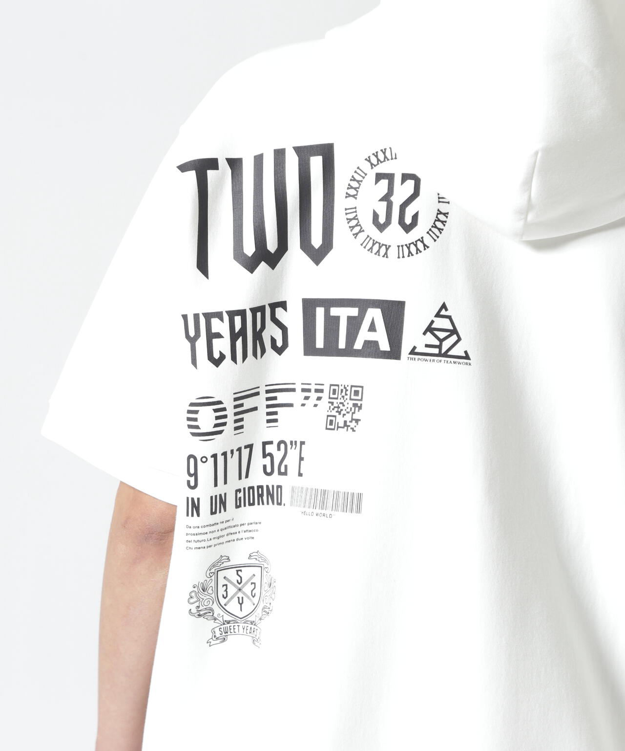 Height 178 Chest 92 Waist 76 hips 95 Shoes 27.0 着用サイズ:L