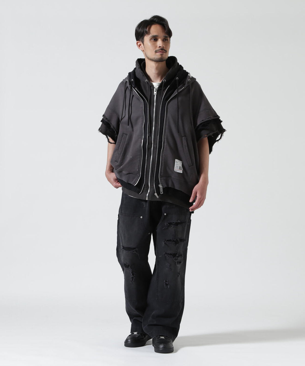 Height 178 Chest 92 Waist 76 hips 95 Shoes 27.0 着用サイズ:46