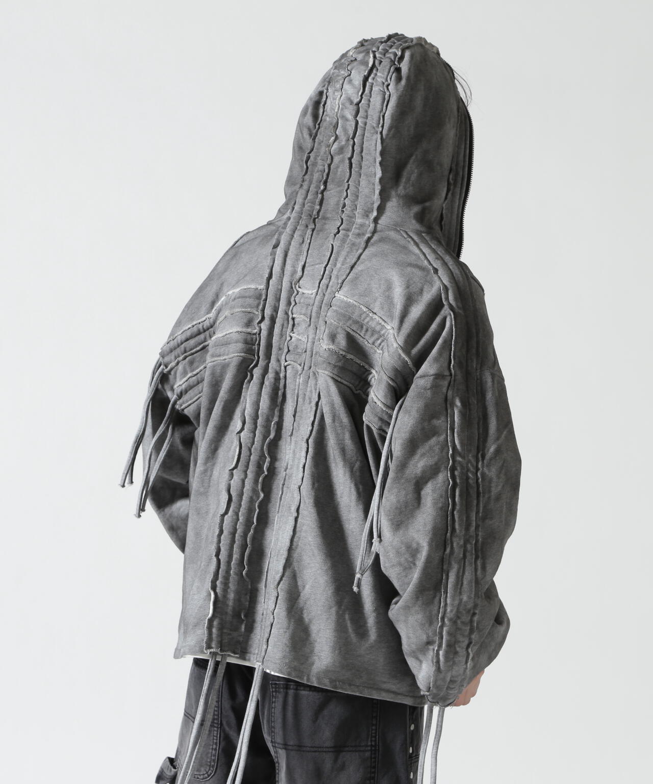 177cm B:81 W:72 H:88 着用サイズ:L