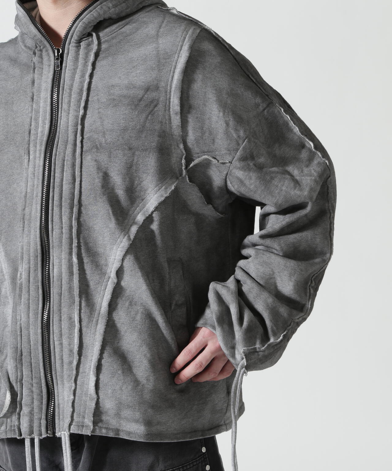 177cm B:81 W:72 H:88 着用サイズ:L